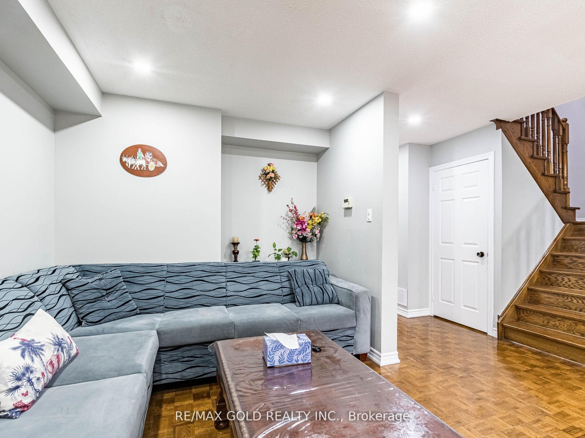 Photo 20 of 14 Kentucky Drive, Brampton, Fletcher's Creek South — HOMEH