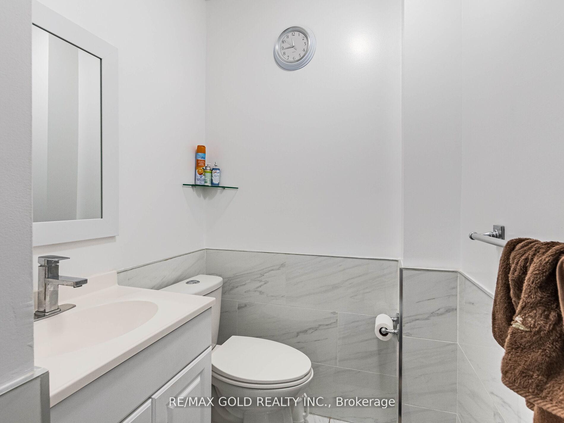 Photo 16 of 14 Kentucky Drive, Brampton, Fletcher's Creek South — HOMEH