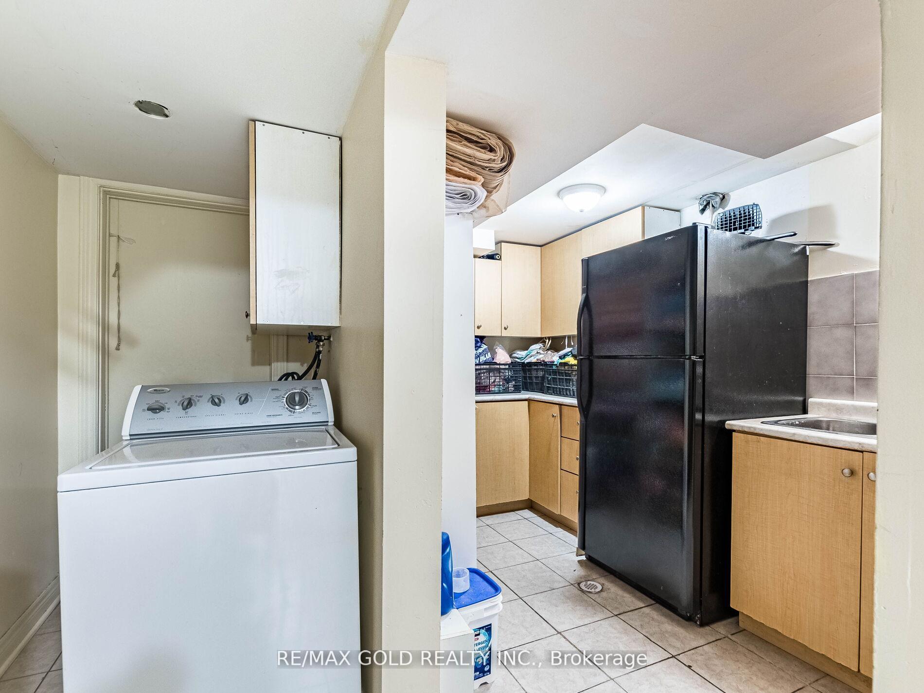 Photo 31 of 14 Kentucky Drive, Brampton, Fletcher's Creek South — HOMEH