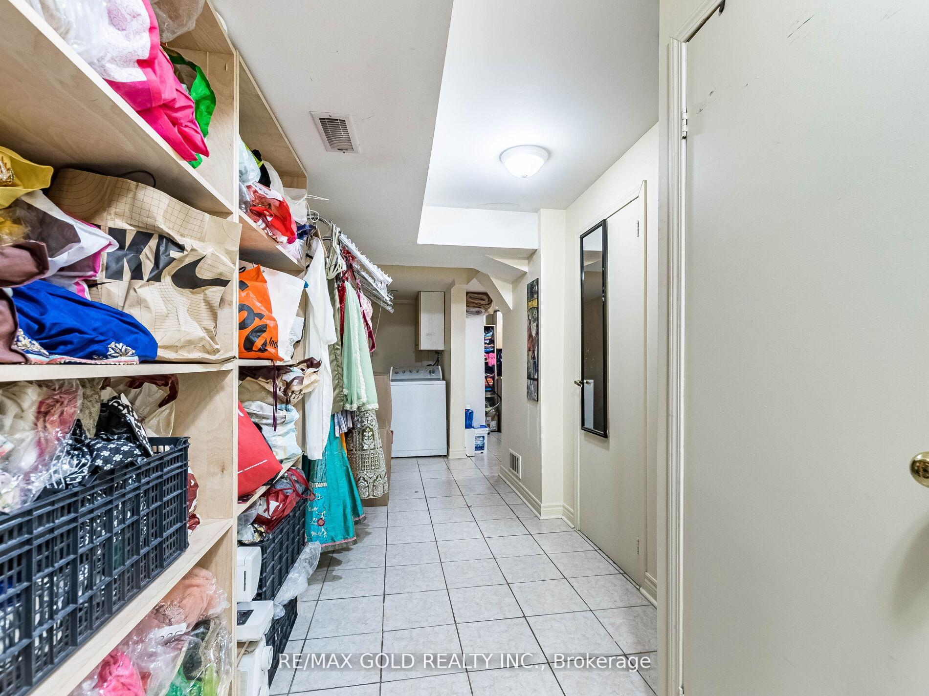 Photo 23 of 14 Kentucky Drive, Brampton, Fletcher's Creek South — HOMEH