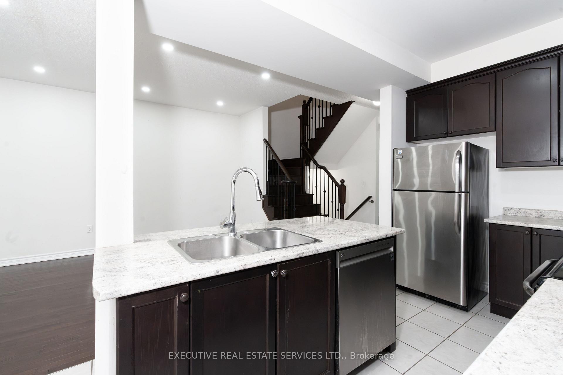Photo 13 of 64 Hatton Court, Brampton, Credit Valley — HOMEH