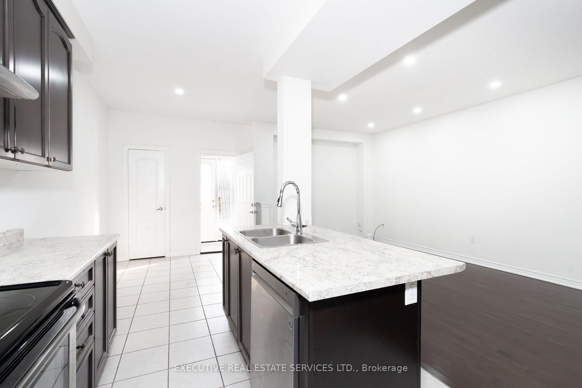 Photo 14 of 64 Hatton Court, Brampton, Credit Valley — HOMEH
