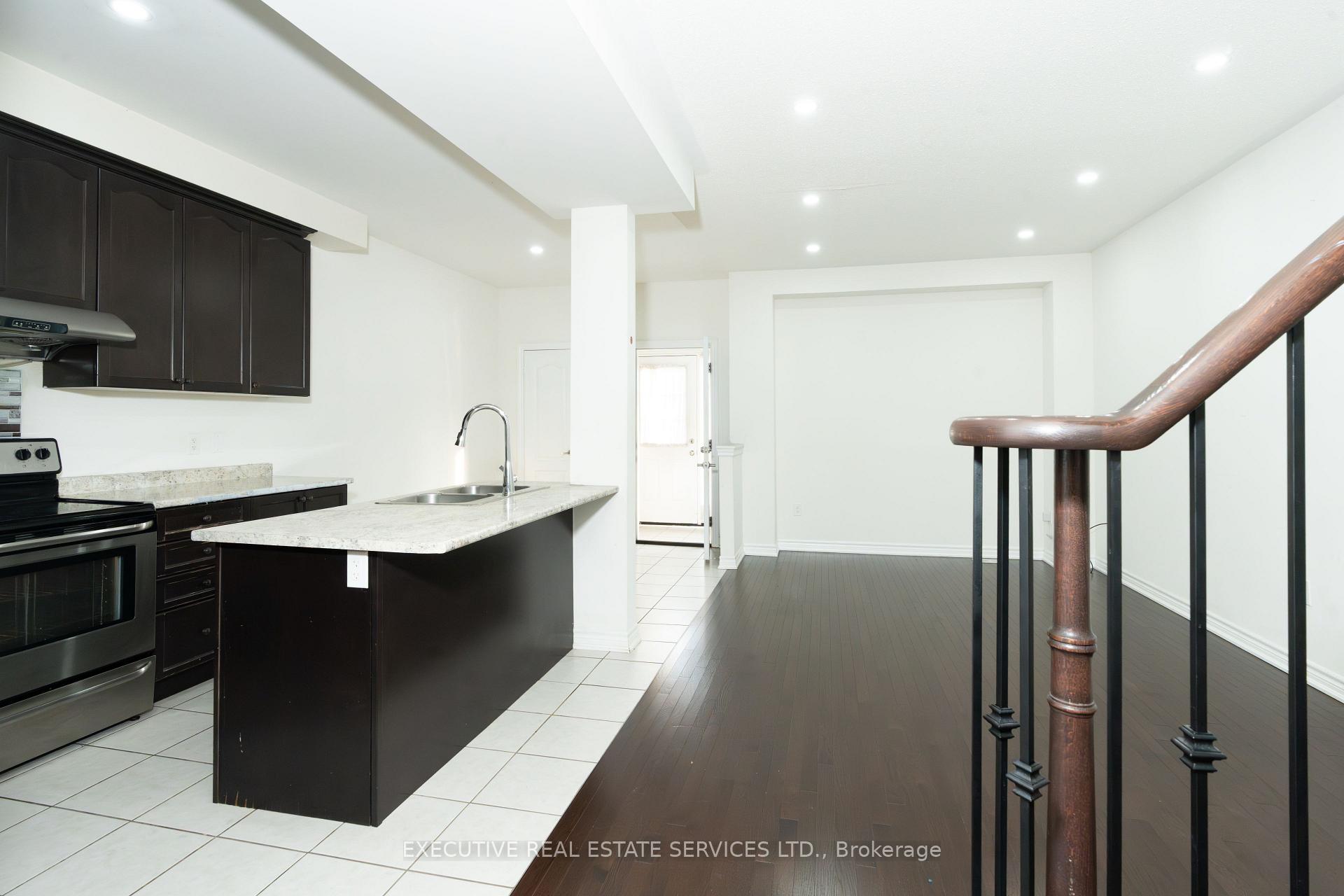 Photo 15 of 64 Hatton Court, Brampton, Credit Valley — HOMEH