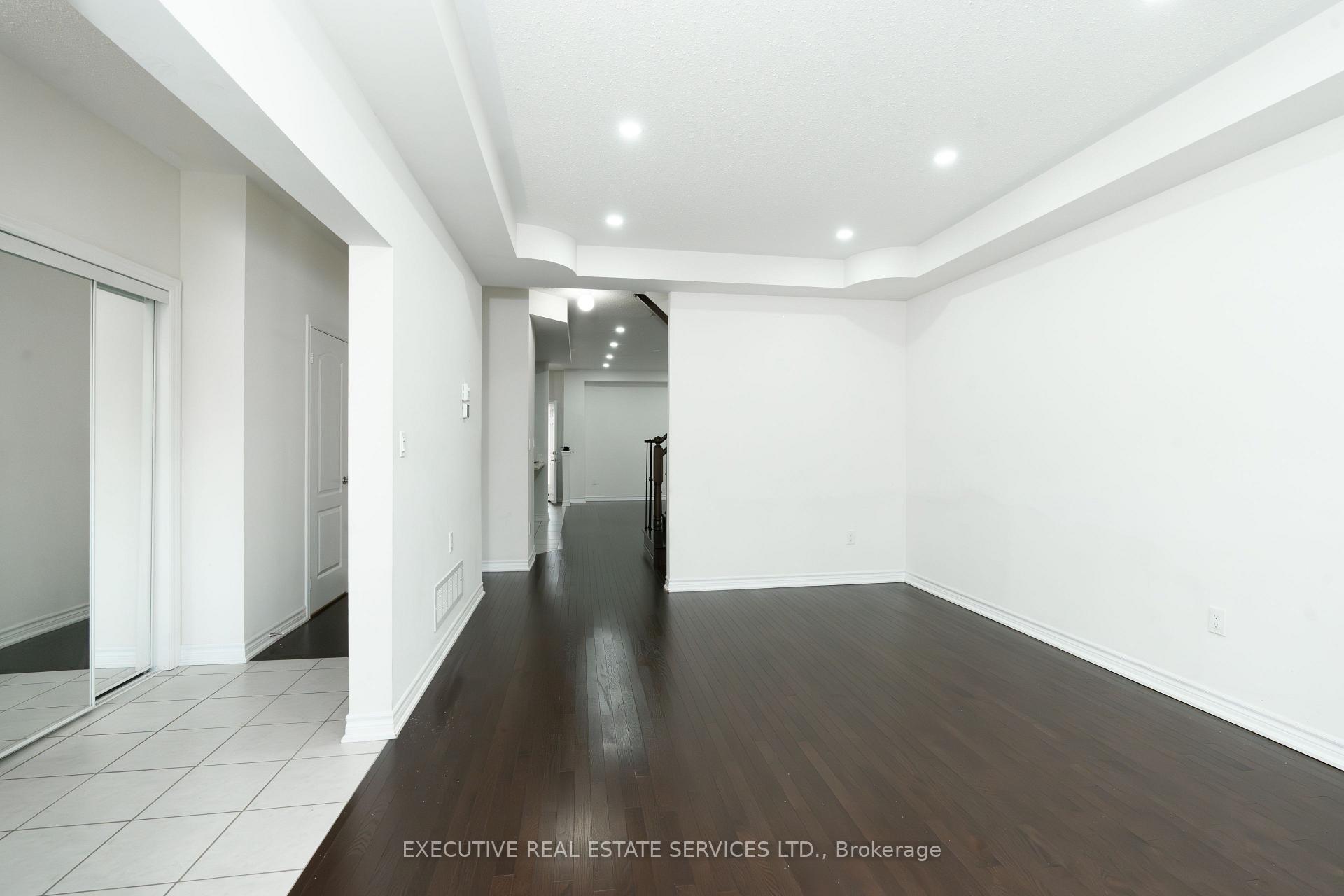 Photo 20 of 64 Hatton Court, Brampton, Credit Valley — HOMEH