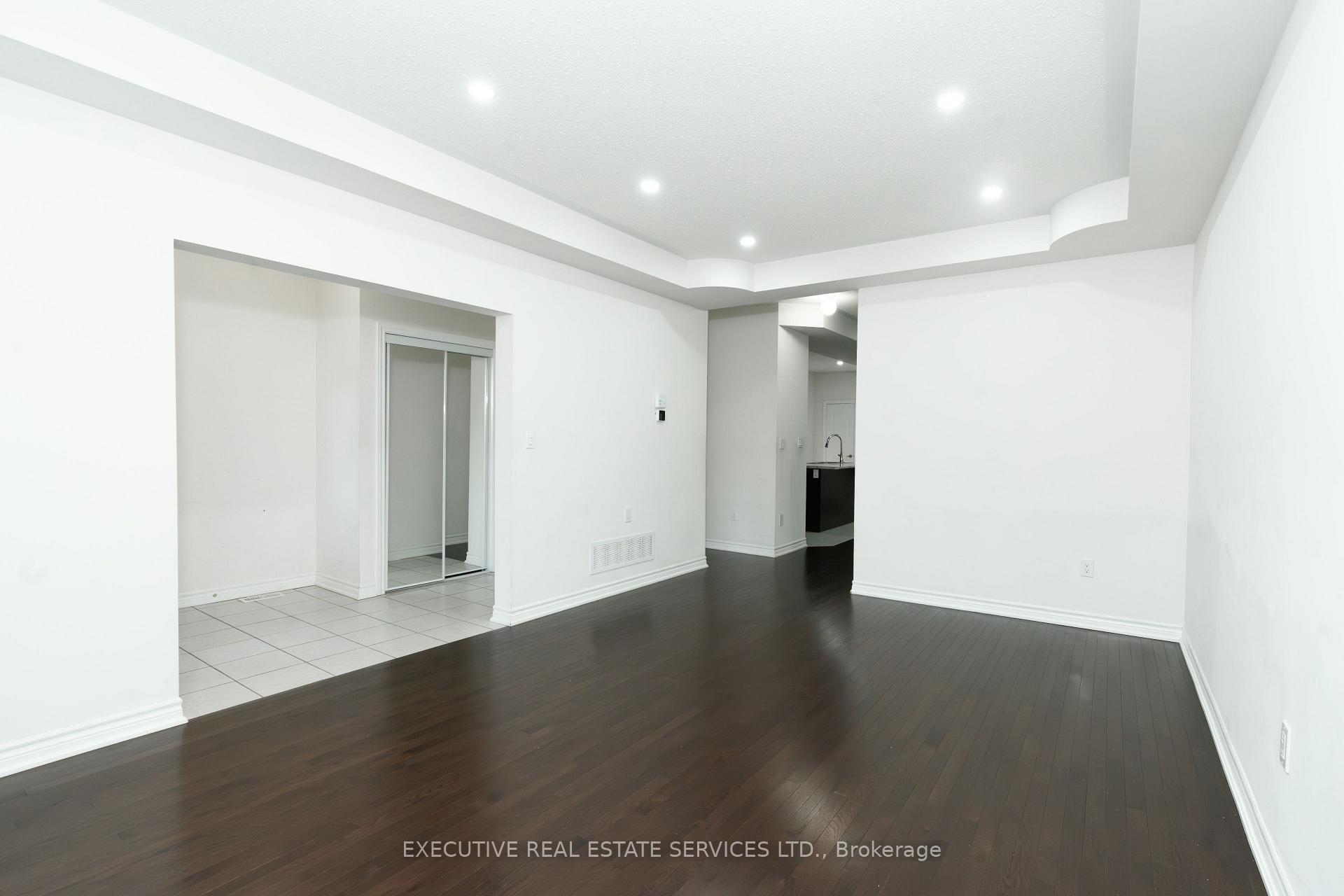 Photo 21 of 64 Hatton Court, Brampton, Credit Valley — HOMEH