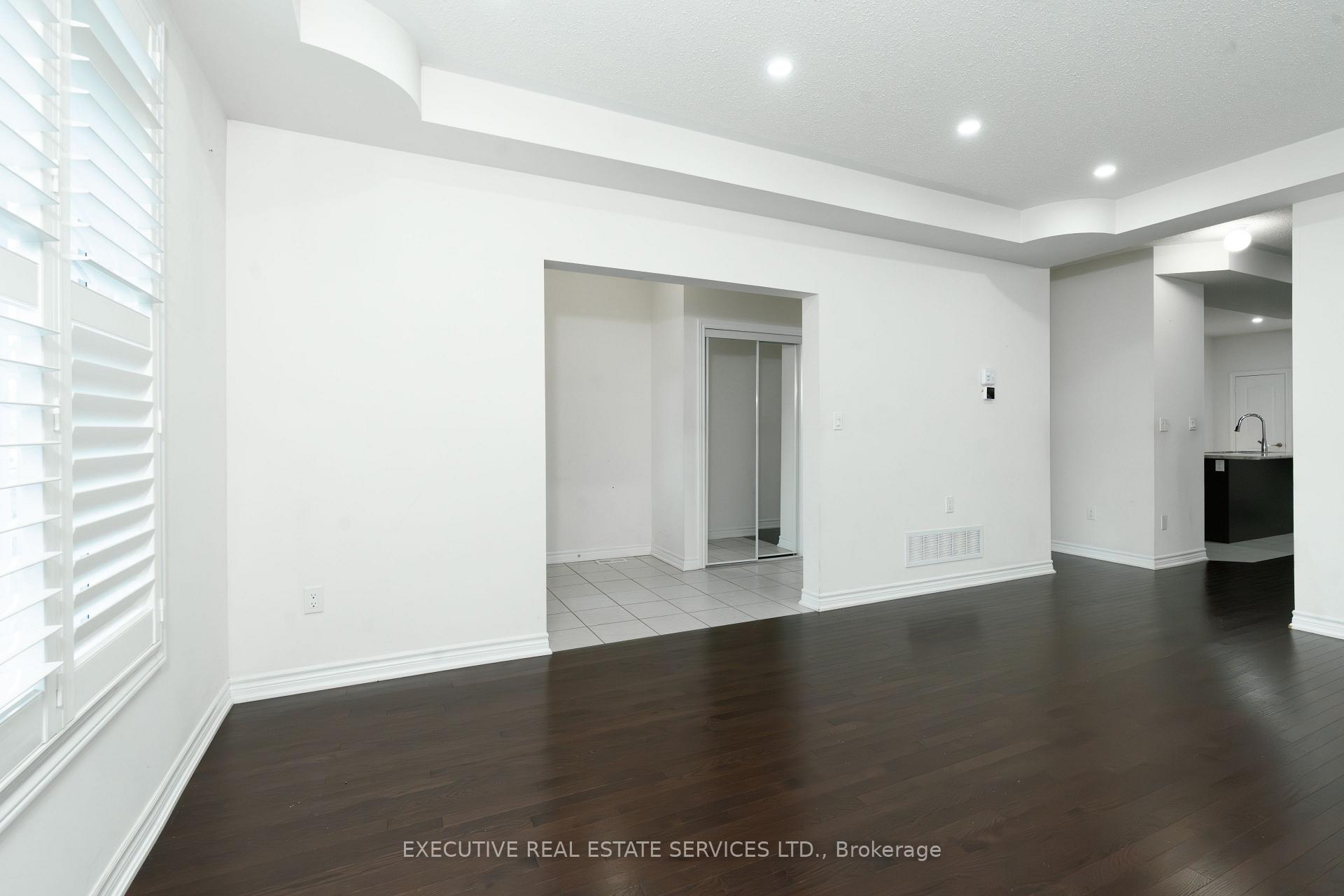 Photo 23 of 64 Hatton Court, Brampton, Credit Valley — HOMEH