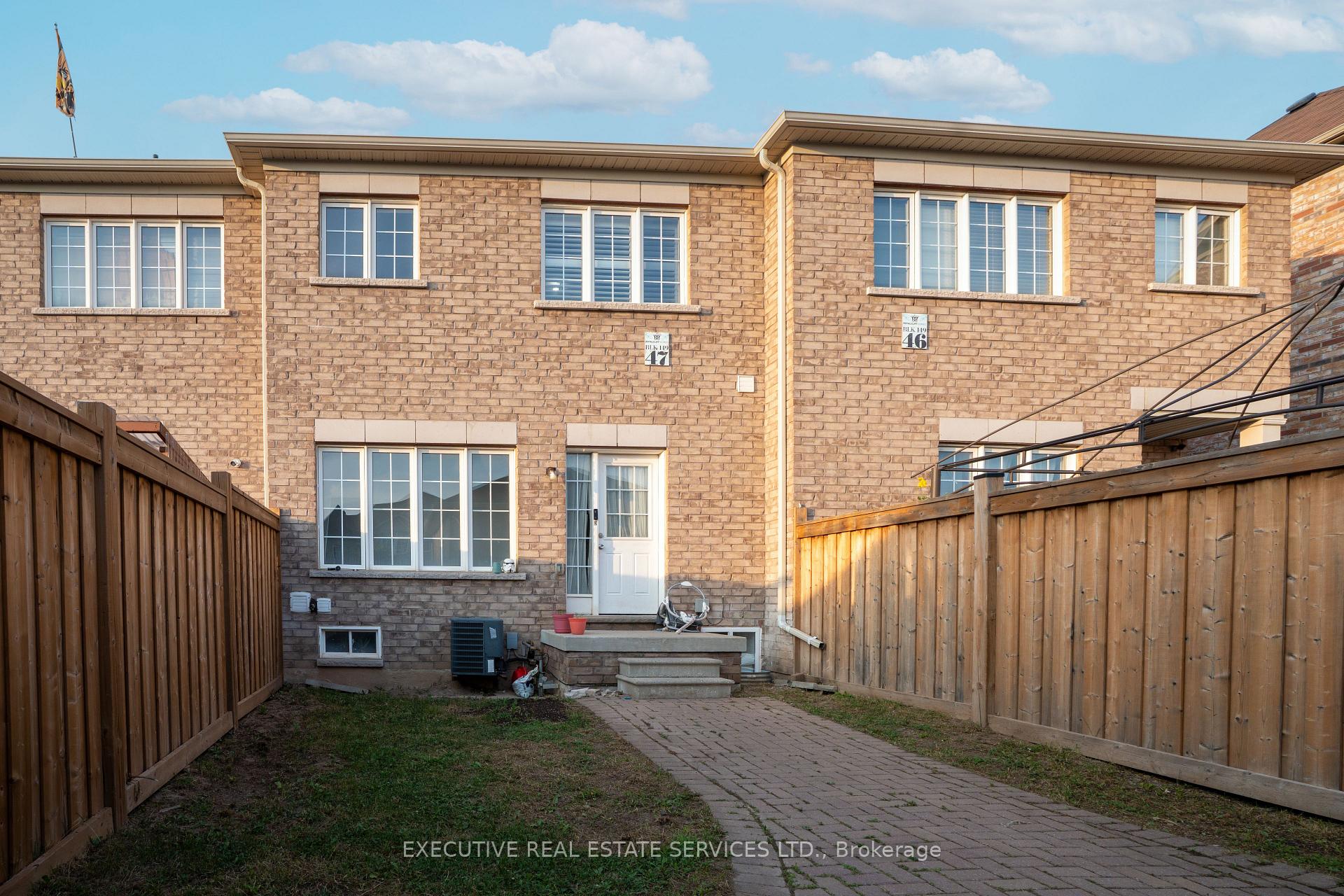 Photo 26 of 64 Hatton Court, Brampton, Credit Valley — HOMEH