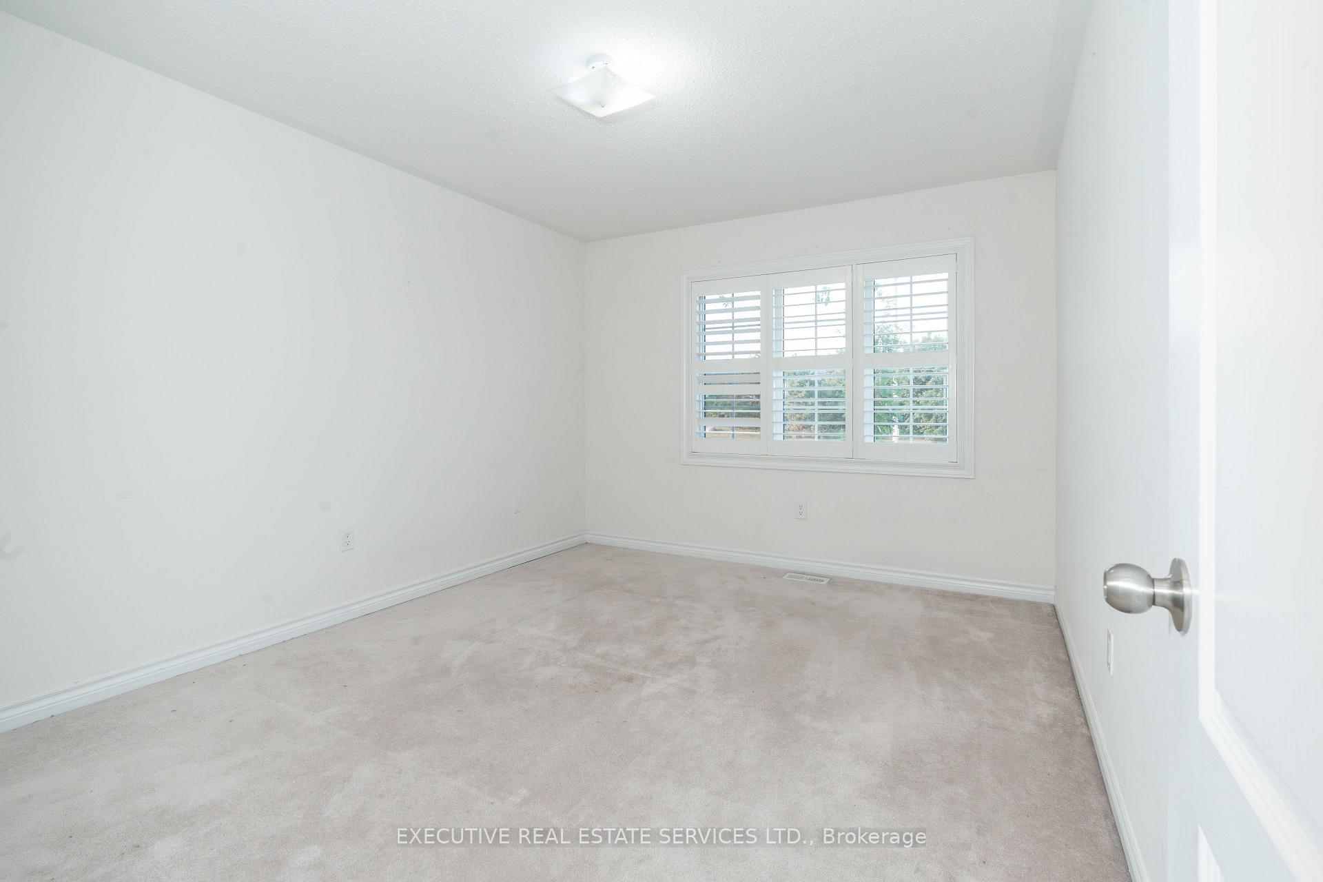 Photo 33 of 64 Hatton Court, Brampton, Credit Valley — HOMEH