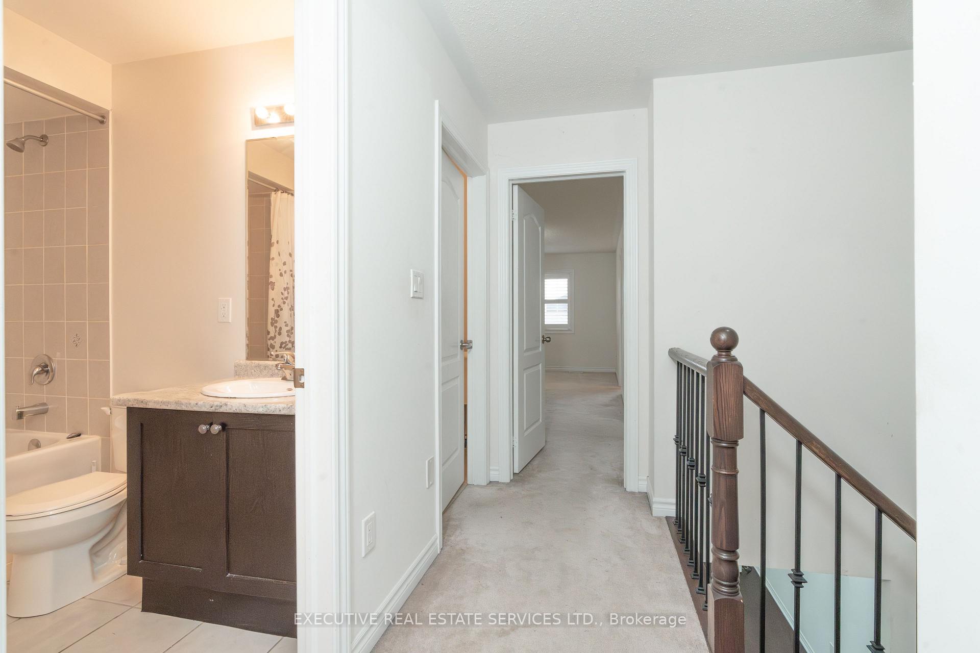 Photo 38 of 64 Hatton Court, Brampton, Credit Valley — HOMEH