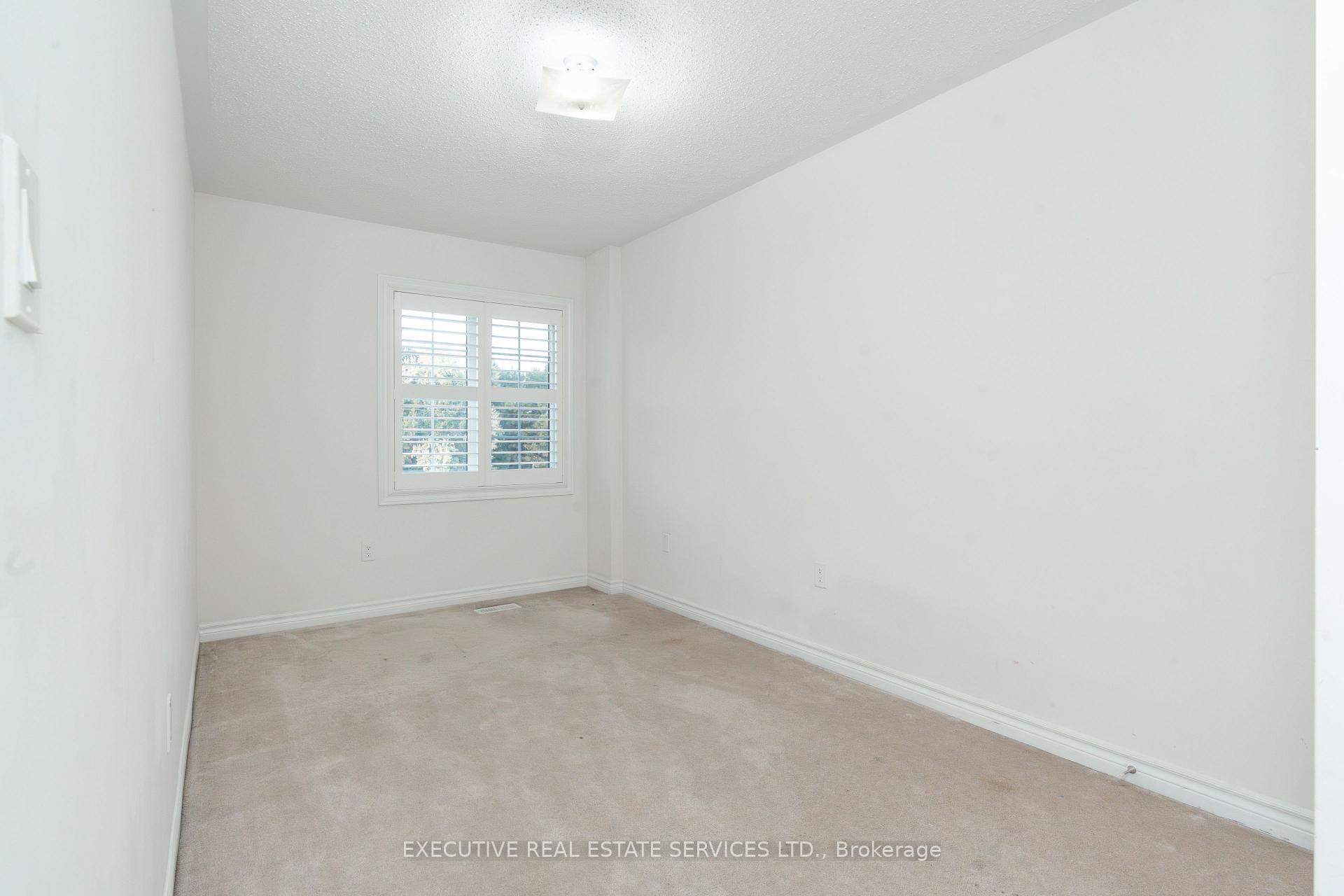 Photo 39 of 64 Hatton Court, Brampton, Credit Valley — HOMEH