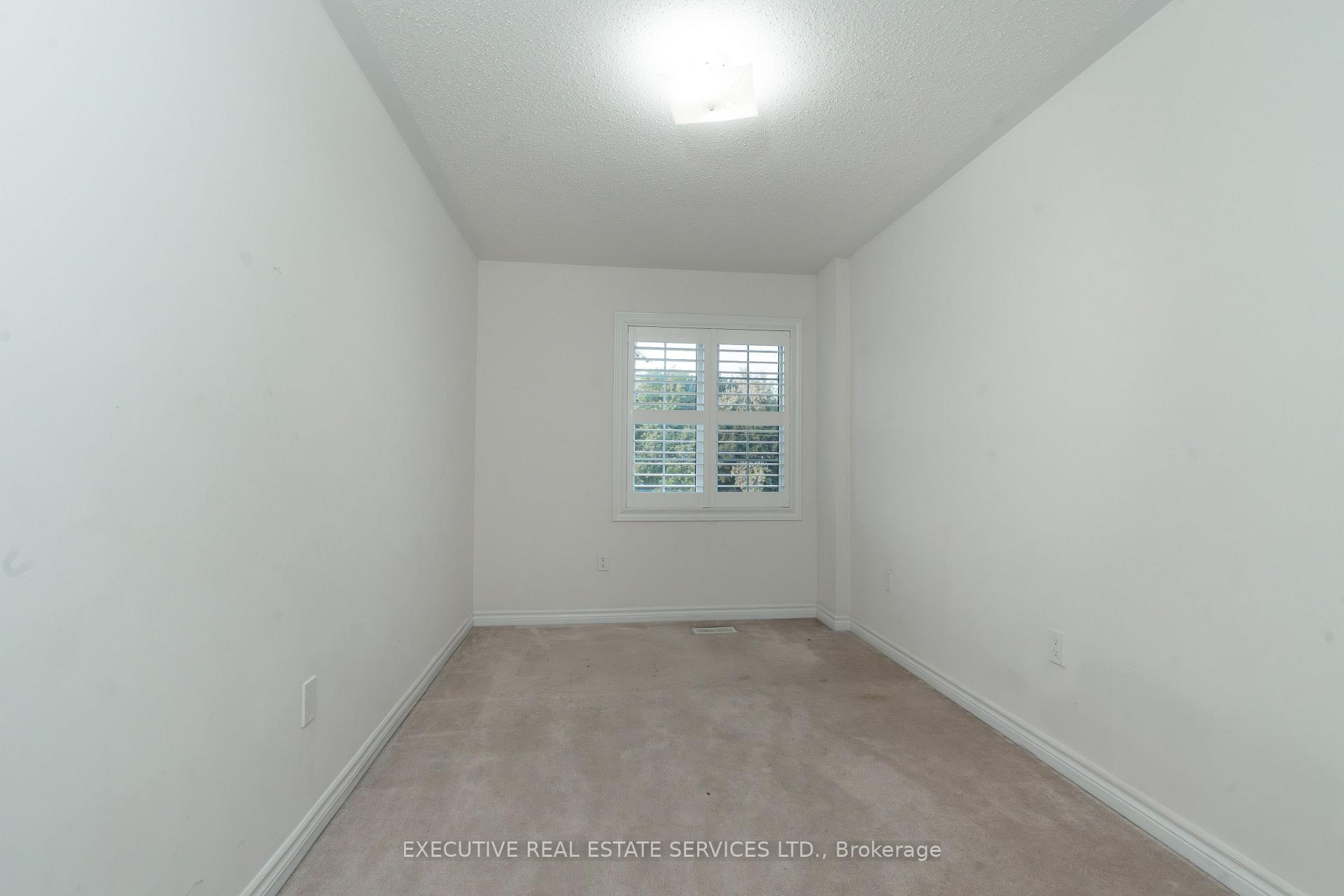 Photo 40 of 64 Hatton Court, Brampton, Credit Valley — HOMEH