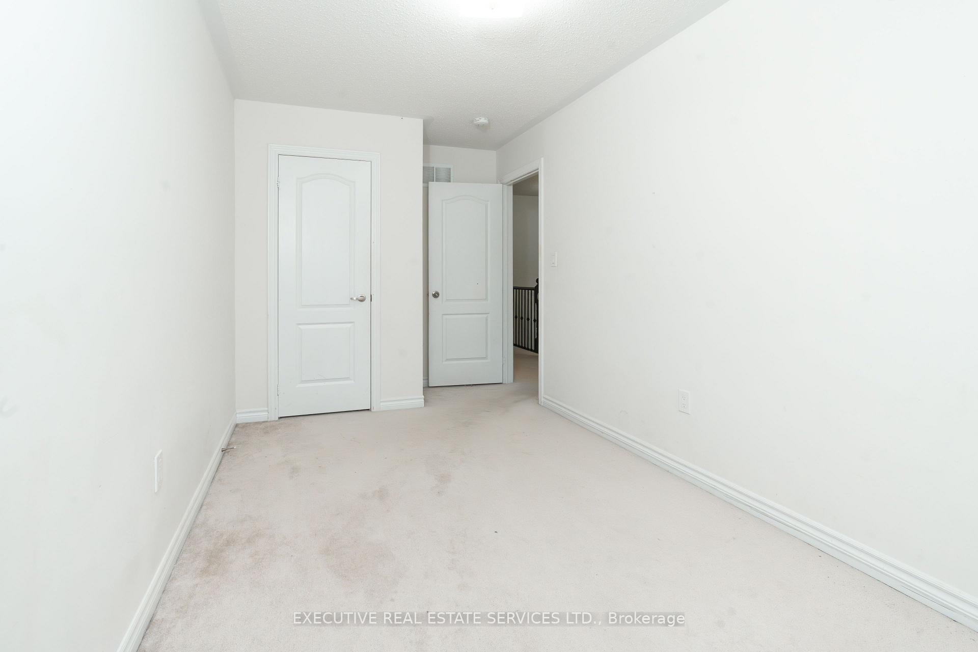 Photo 42 of 64 Hatton Court, Brampton, Credit Valley — HOMEH