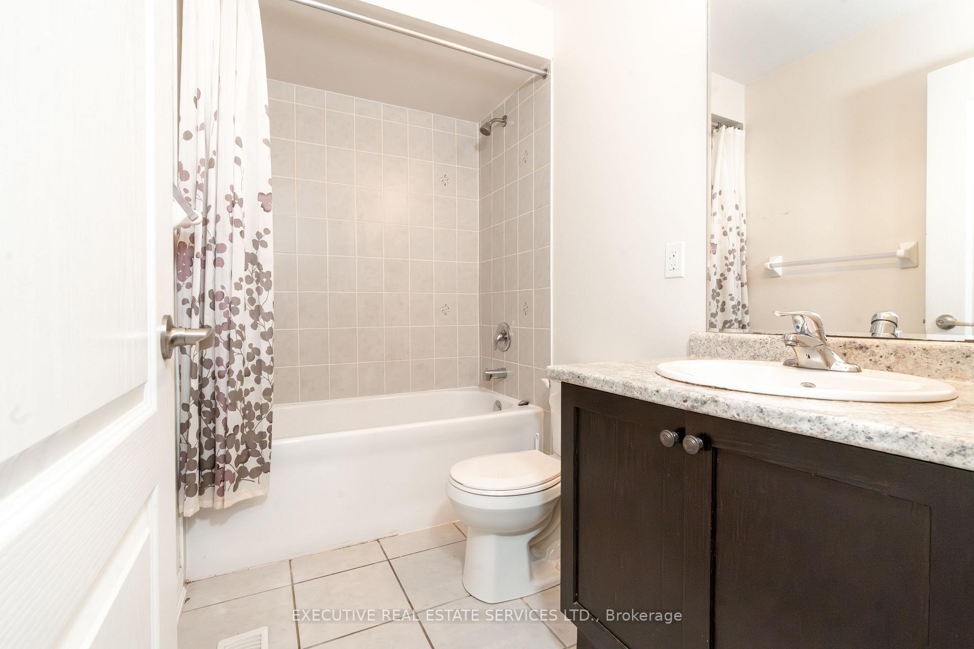 Photo 43 of 64 Hatton Court, Brampton, Credit Valley — HOMEH