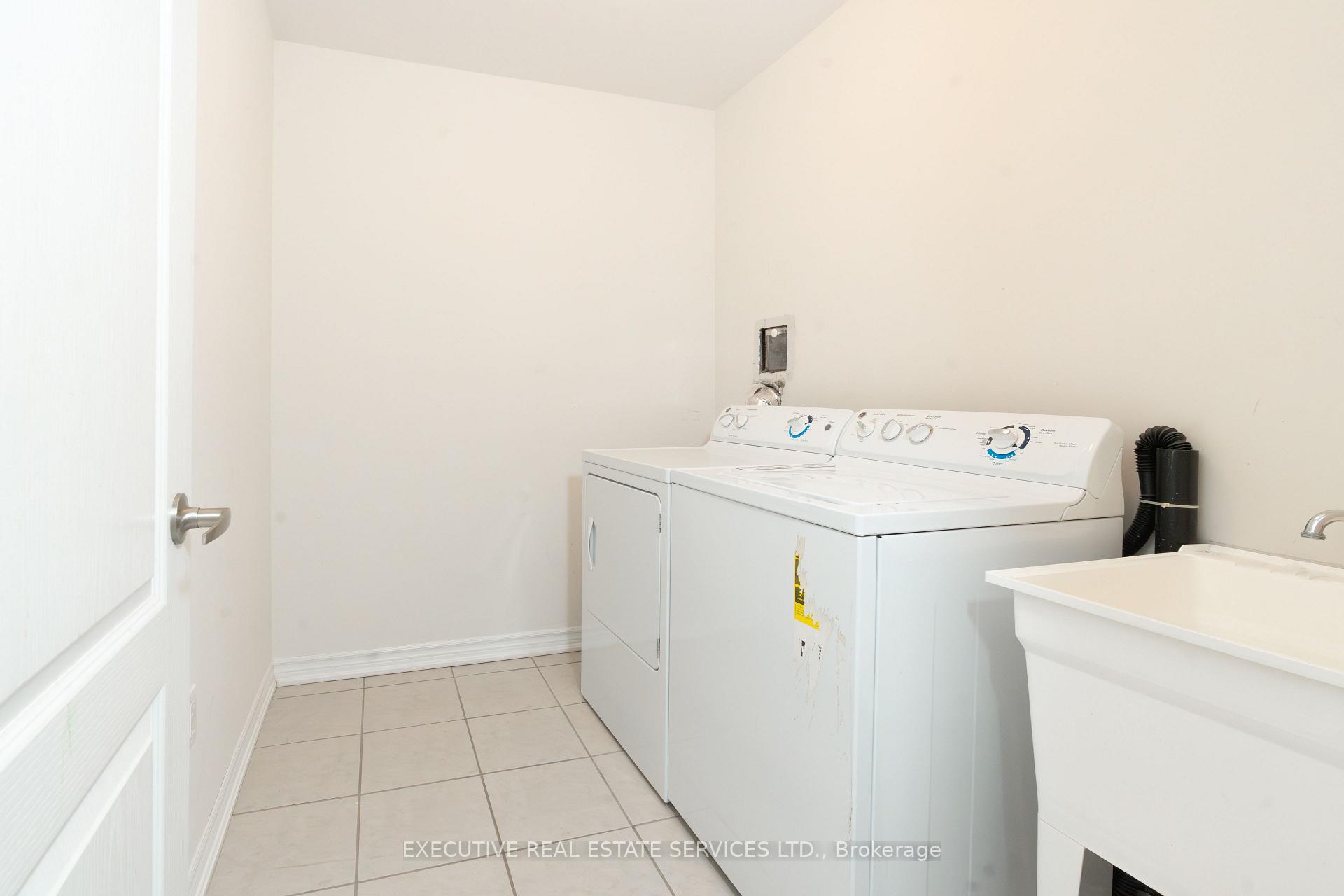 Photo 44 of 64 Hatton Court, Brampton, Credit Valley — HOMEH