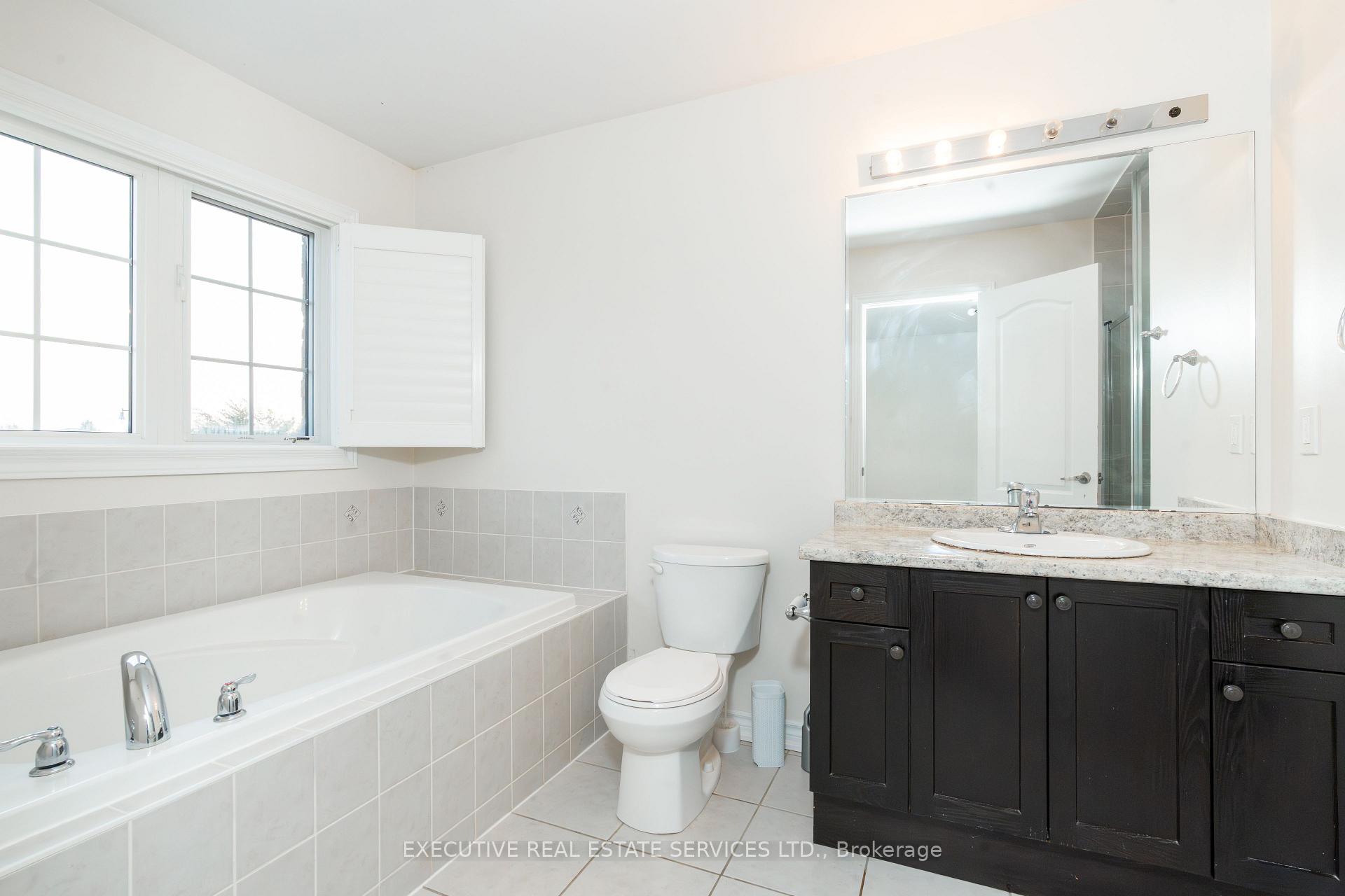Photo 47 of 64 Hatton Court, Brampton, Credit Valley — HOMEH