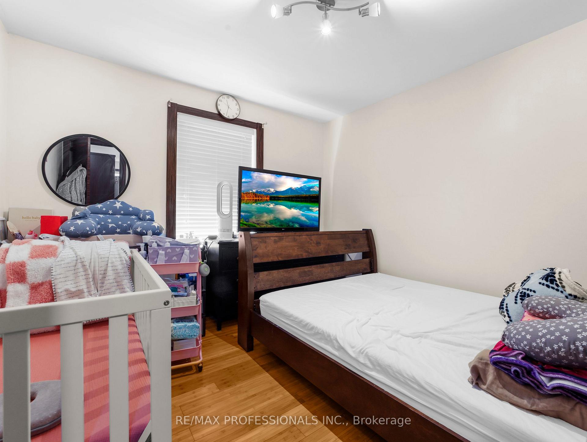 Photo 5 of 41 Elliott Avenue, Hamilton, Huntington — HOMEH