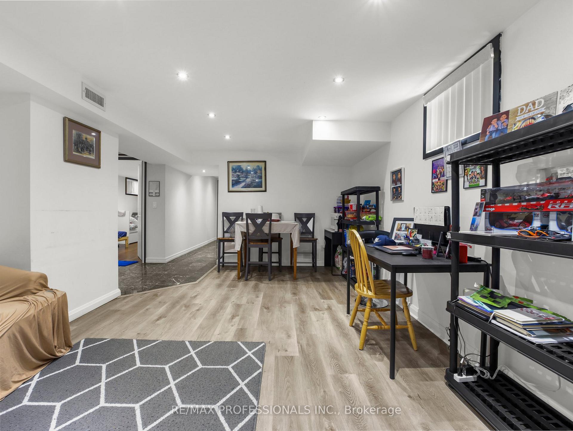 Photo 7 of 41 Elliott Avenue, Hamilton, Huntington — HOMEH