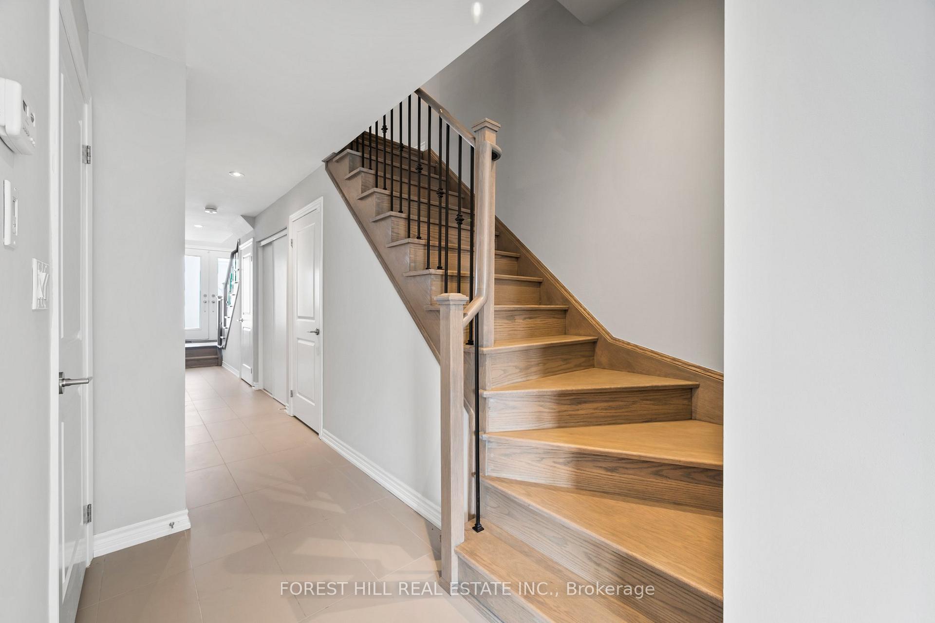 Photo 3 of 222 Golden Trail, Vaughan, Patterson — HOMEH