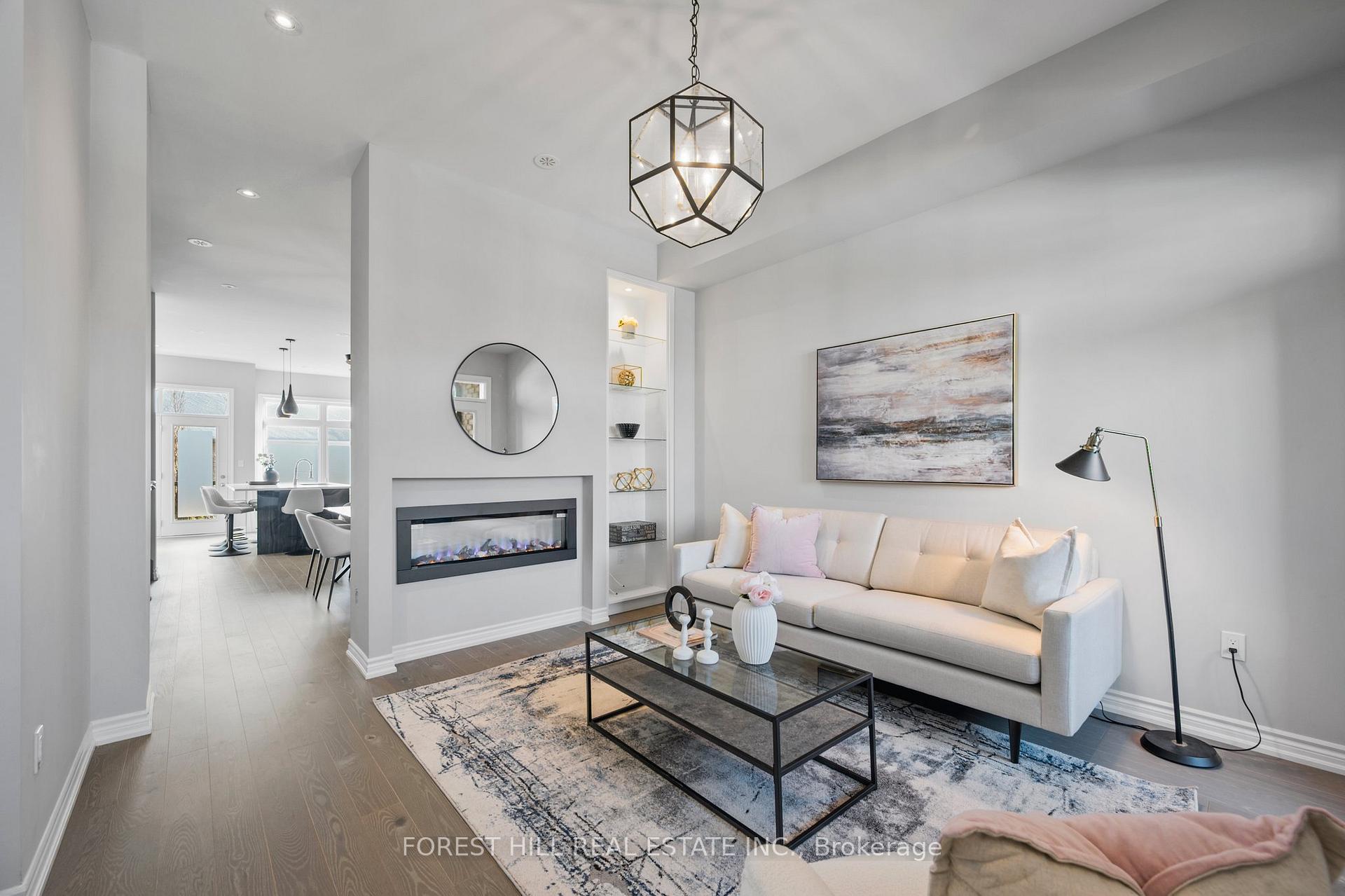 Photo 10 of 222 Golden Trail, Vaughan, Patterson — HOMEH