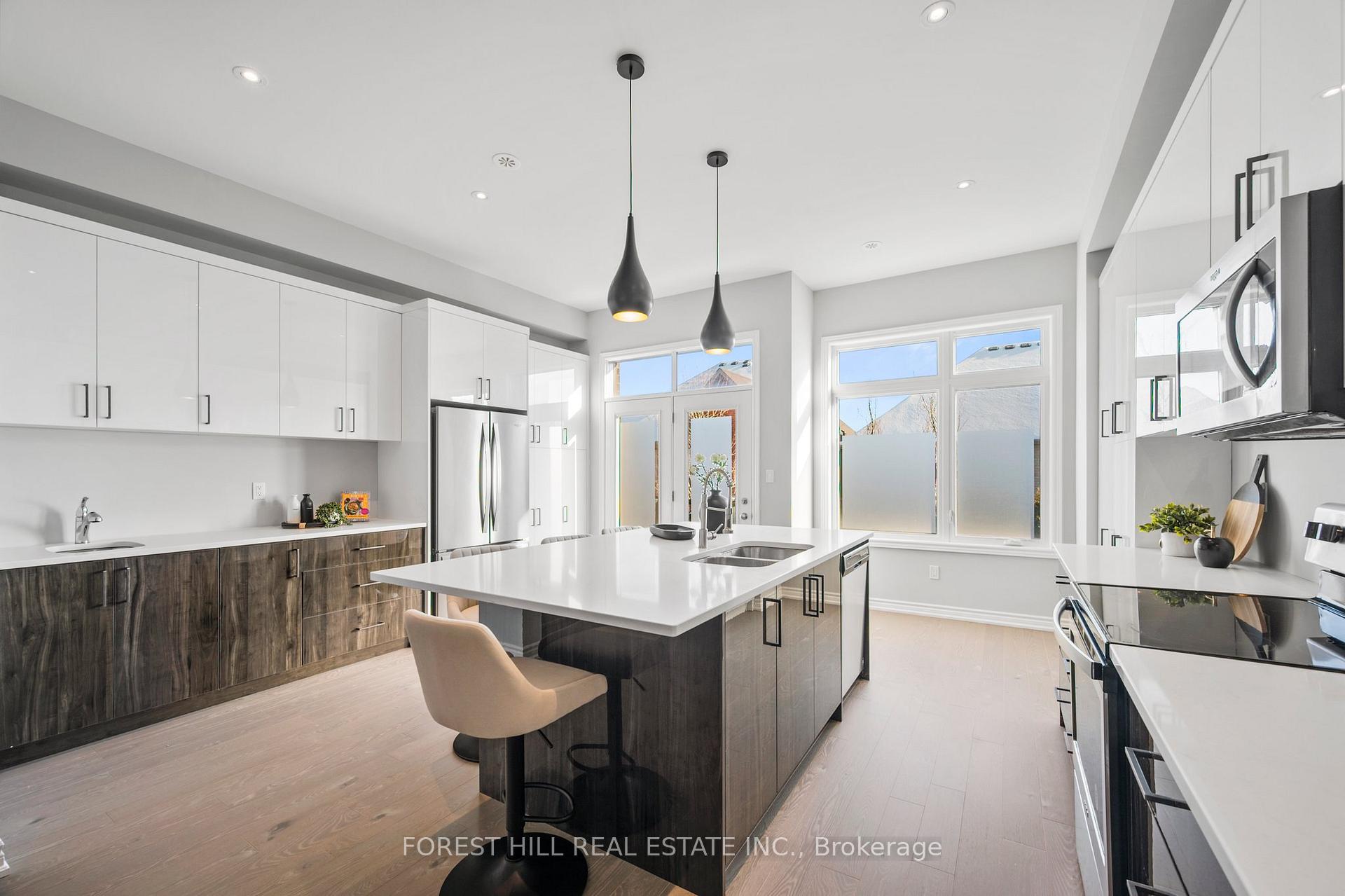 Photo 18 of 222 Golden Trail, Vaughan, Patterson — HOMEH