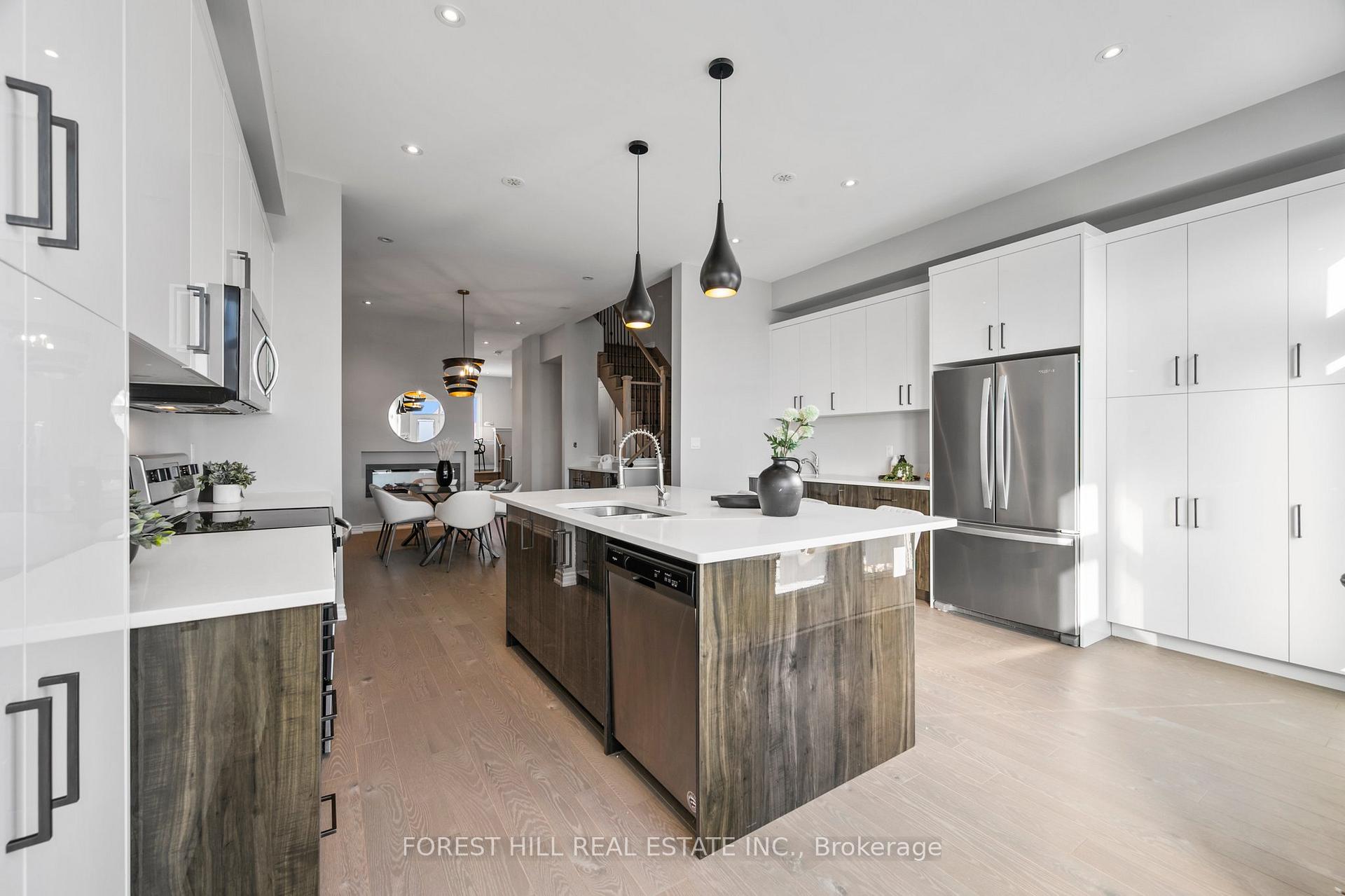 Photo 21 of 222 Golden Trail, Vaughan, Patterson — HOMEH