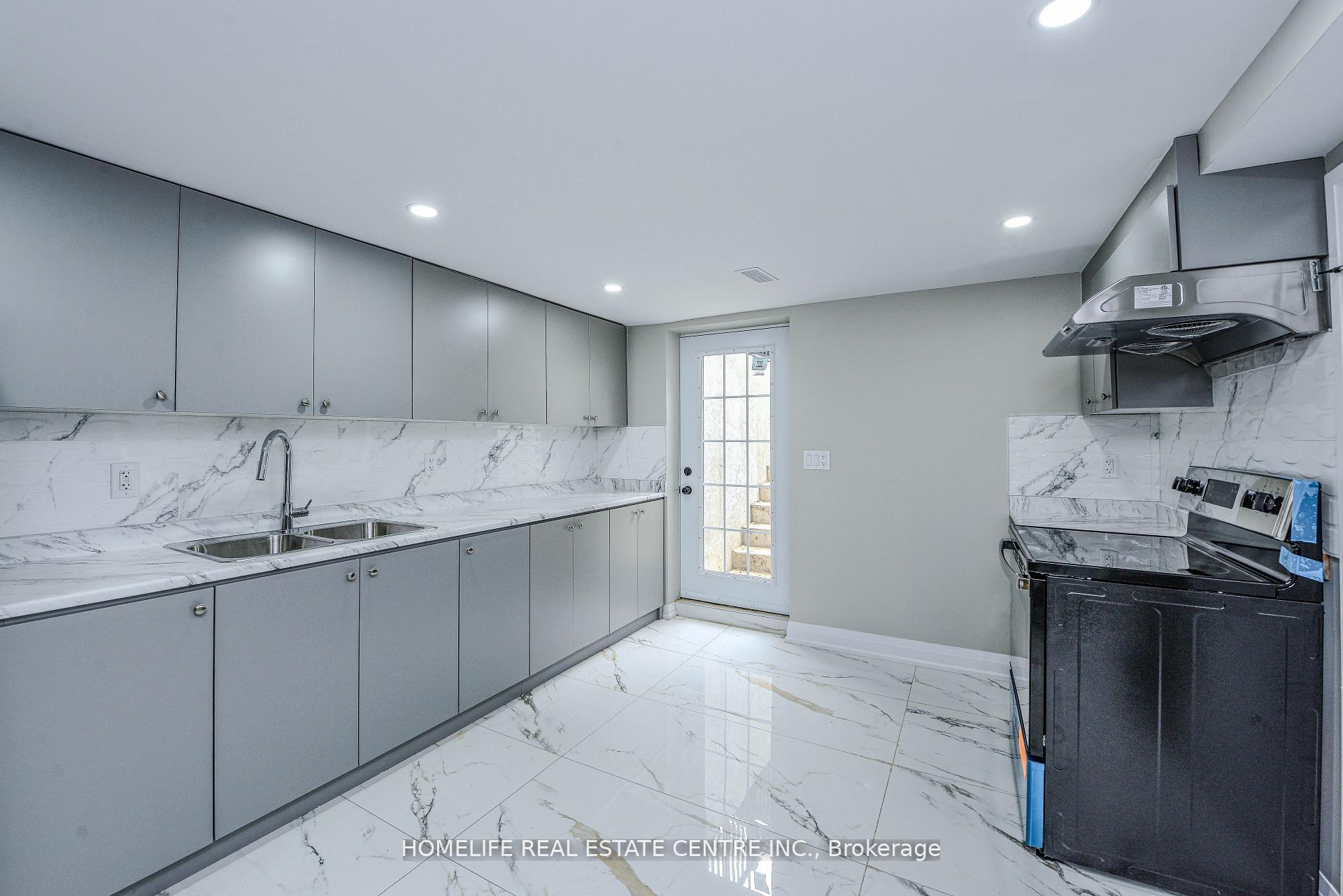 Photo 21 of 37 Newlyn Crescent, Brampton, Brampton North — HOMEH