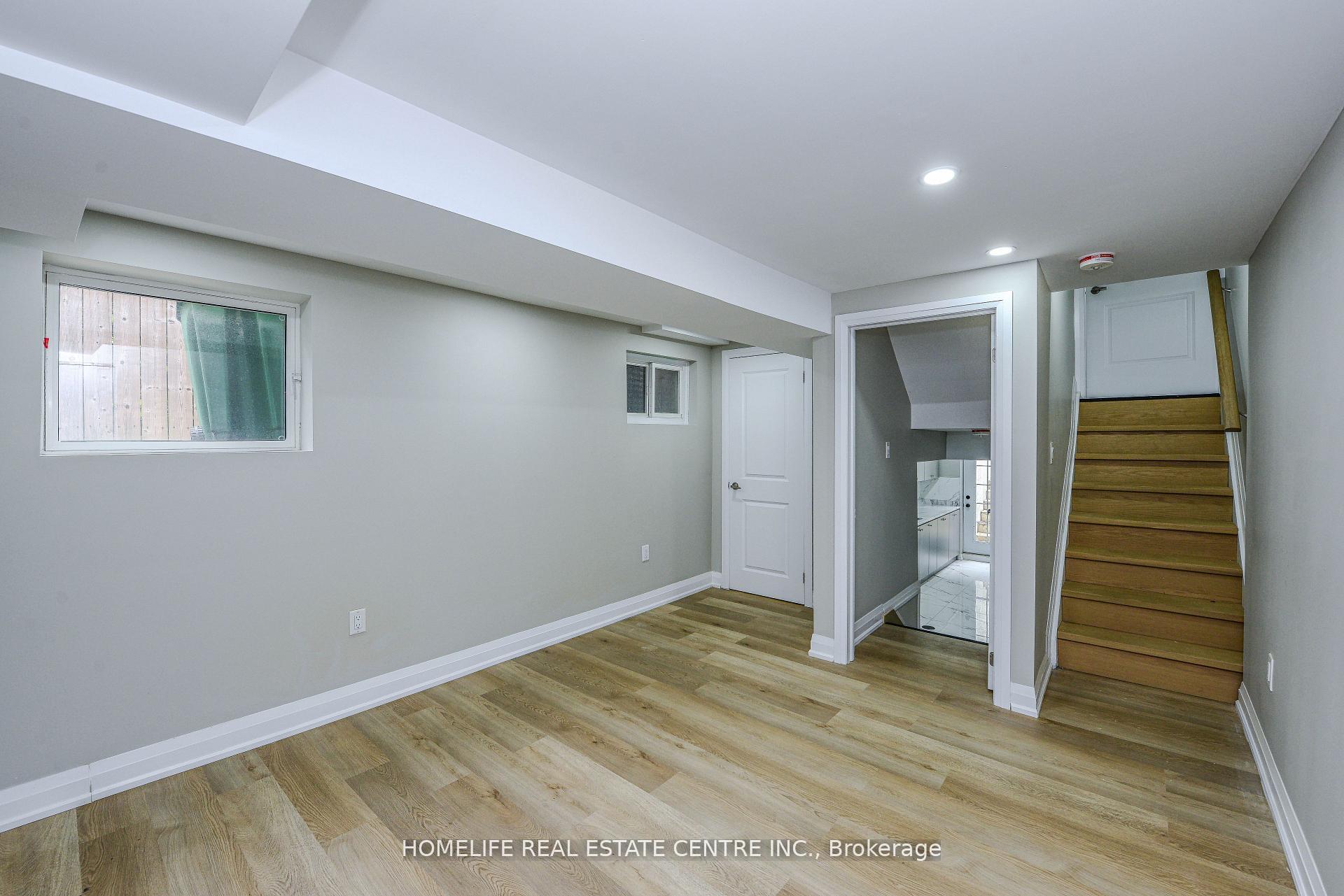 Photo 14 of 37 Newlyn Crescent, Brampton, Brampton North — HOMEH
