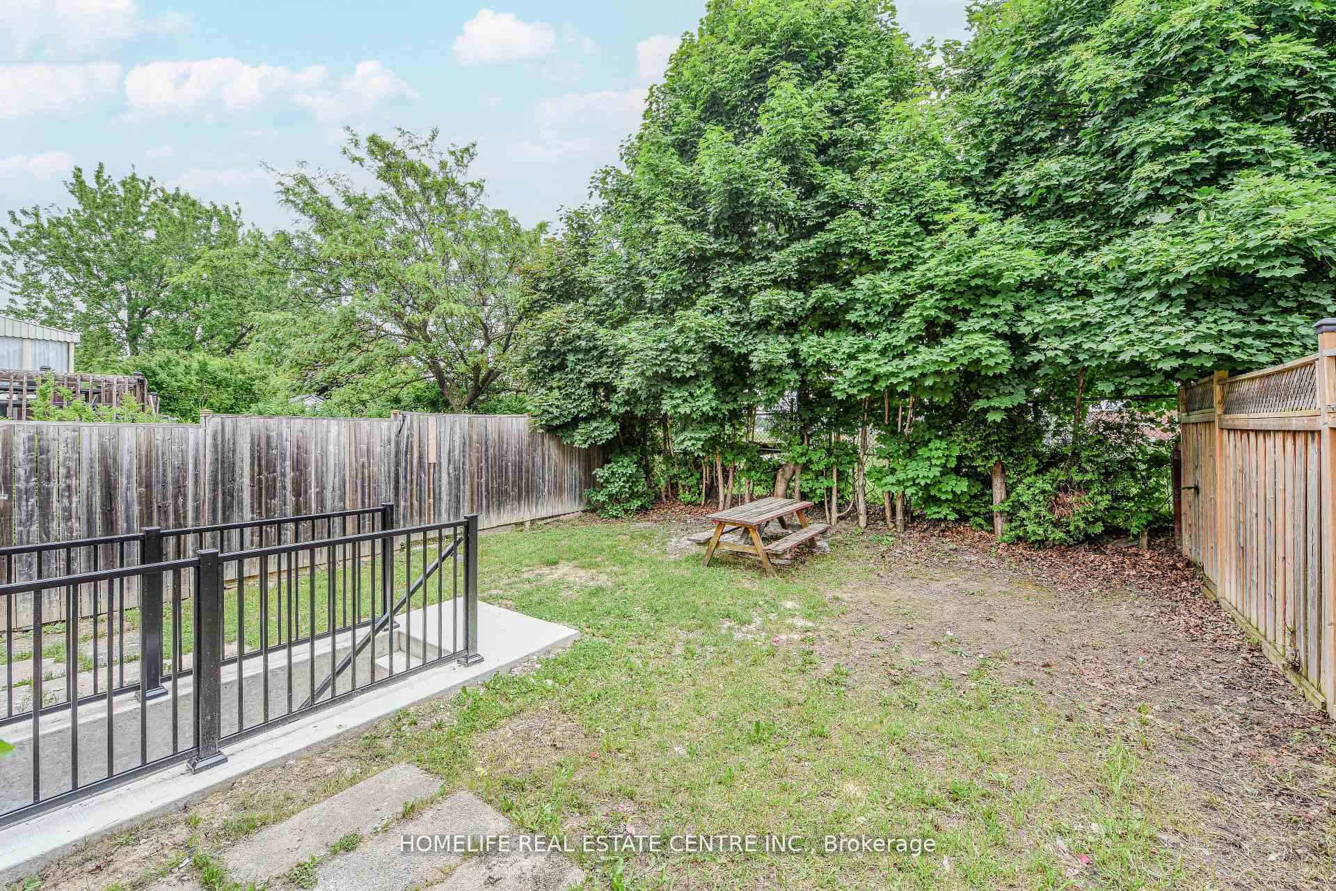 Photo 25 of 37 Newlyn Crescent, Brampton, Brampton North — HOMEH