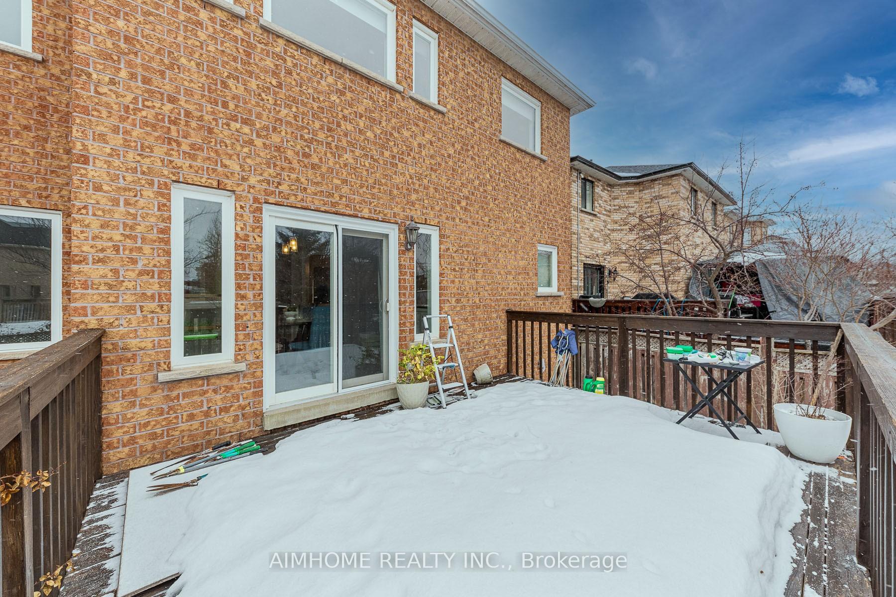 Photo 4 of 80 Purcell Crescent, Vaughan, Maple — HOMEH