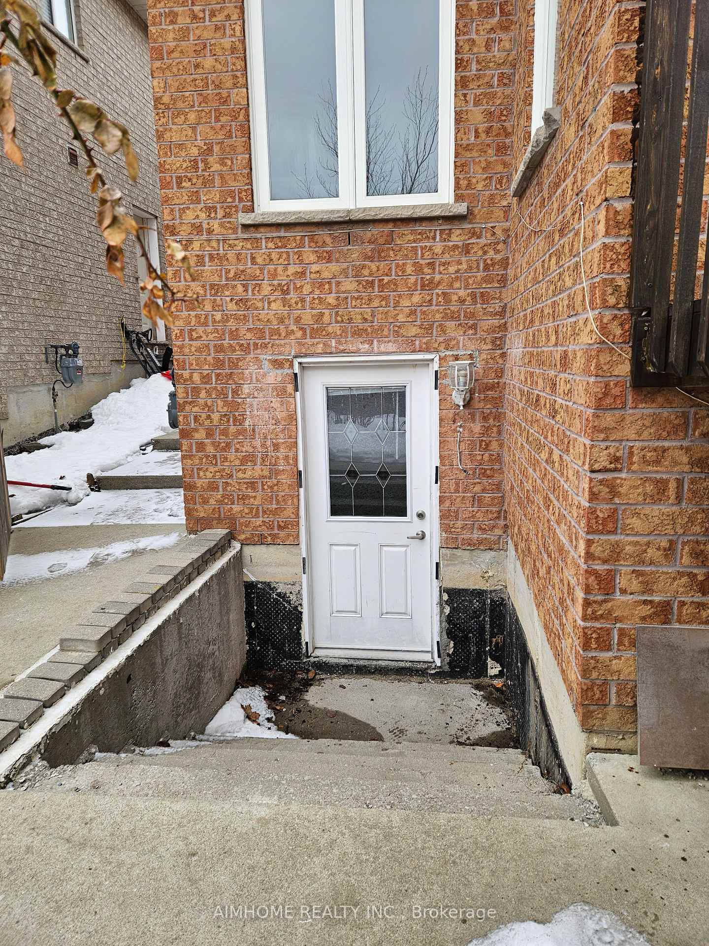 Photo 5 of 80 Purcell Crescent, Vaughan, Maple — HOMEH