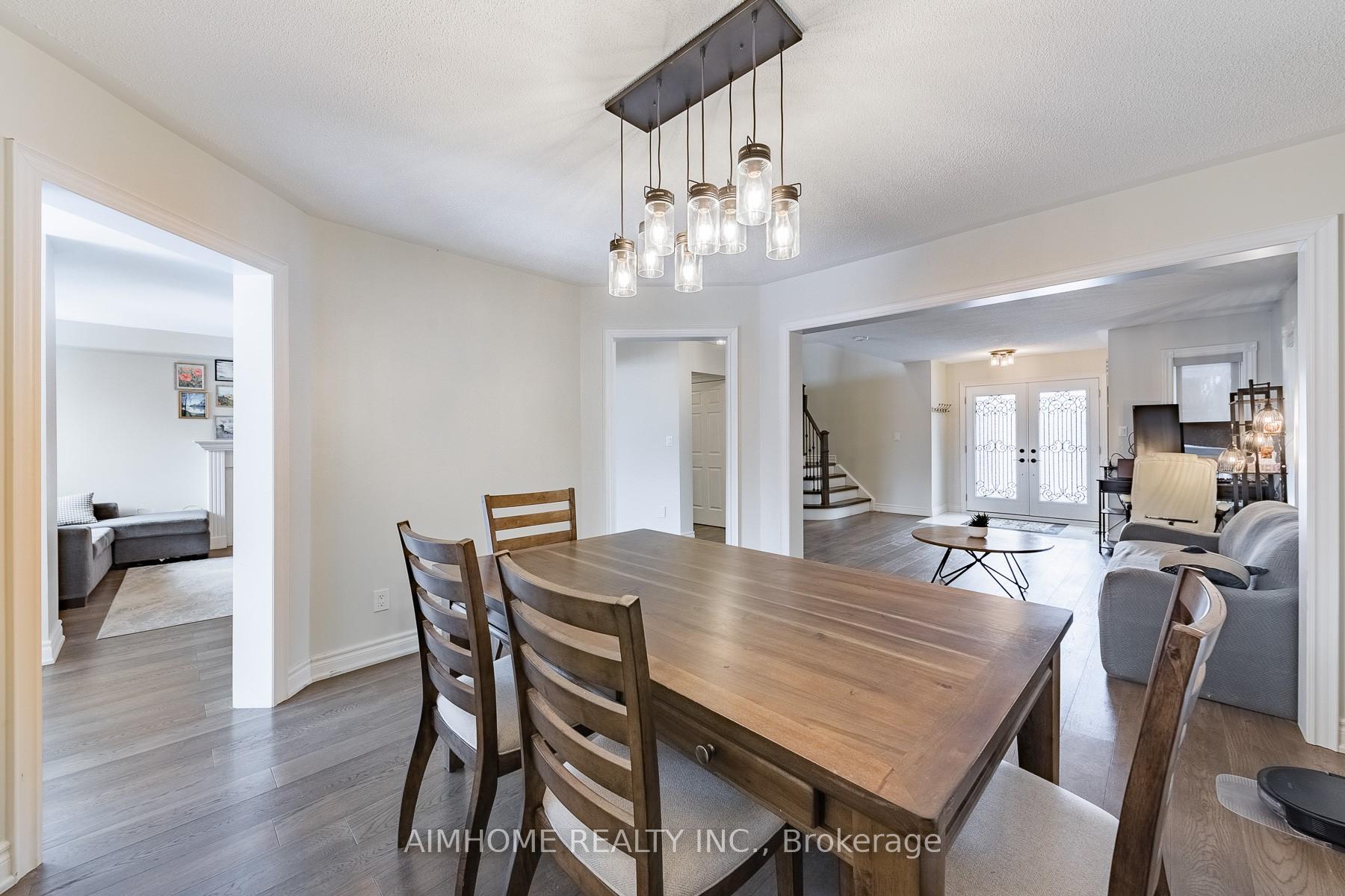 Photo 8 of 80 Purcell Crescent, Vaughan, Maple — HOMEH