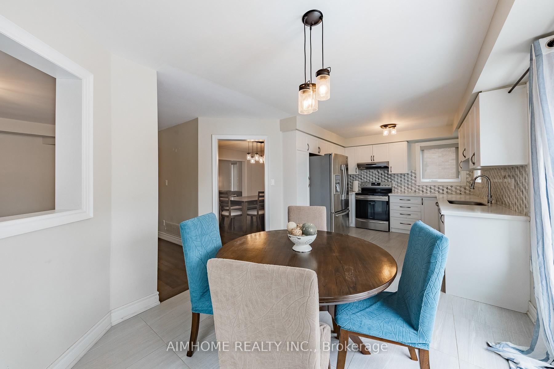 Photo 10 of 80 Purcell Crescent, Vaughan, Maple — HOMEH