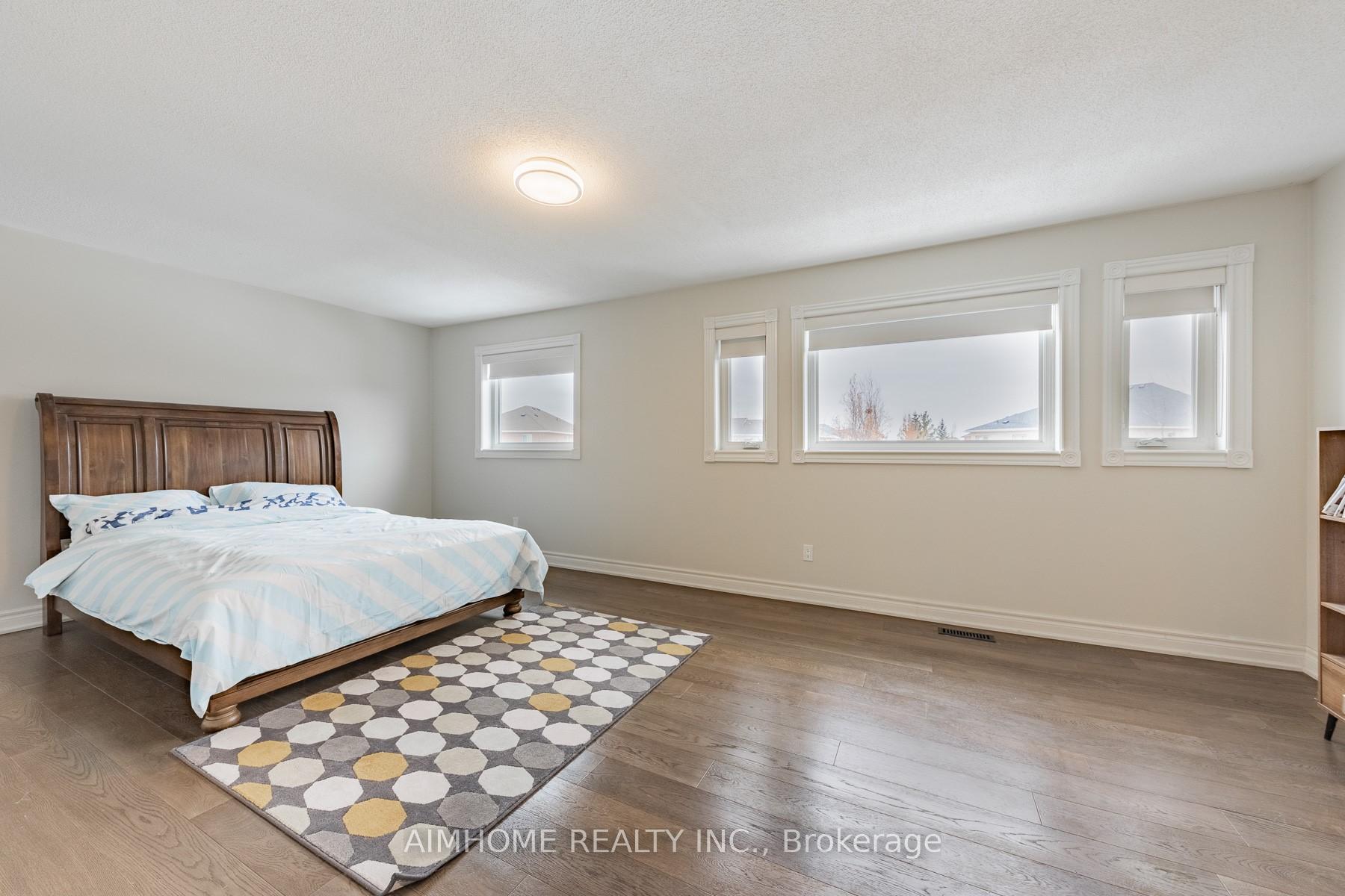 Photo 12 of 80 Purcell Crescent, Vaughan, Maple — HOMEH