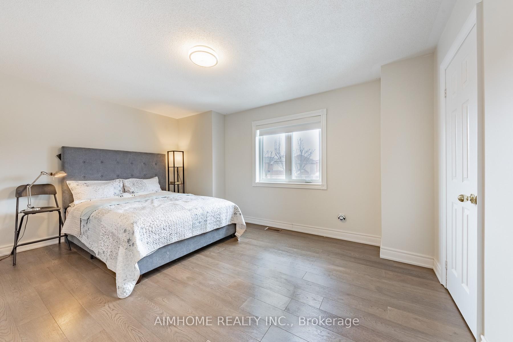Photo 13 of 80 Purcell Crescent, Vaughan, Maple — HOMEH