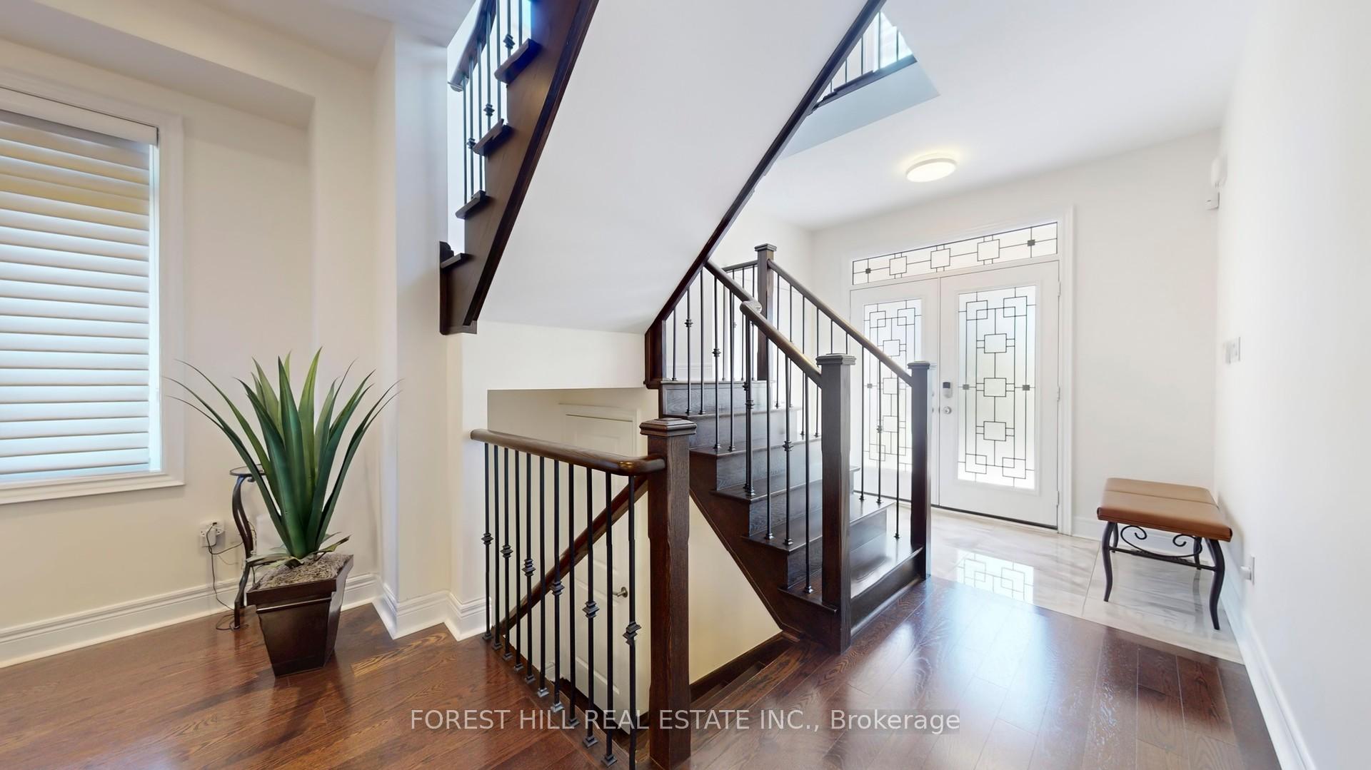 Photo 4 of 167 Rising Hill Ridge, Brampton, Bram West — HOMEH