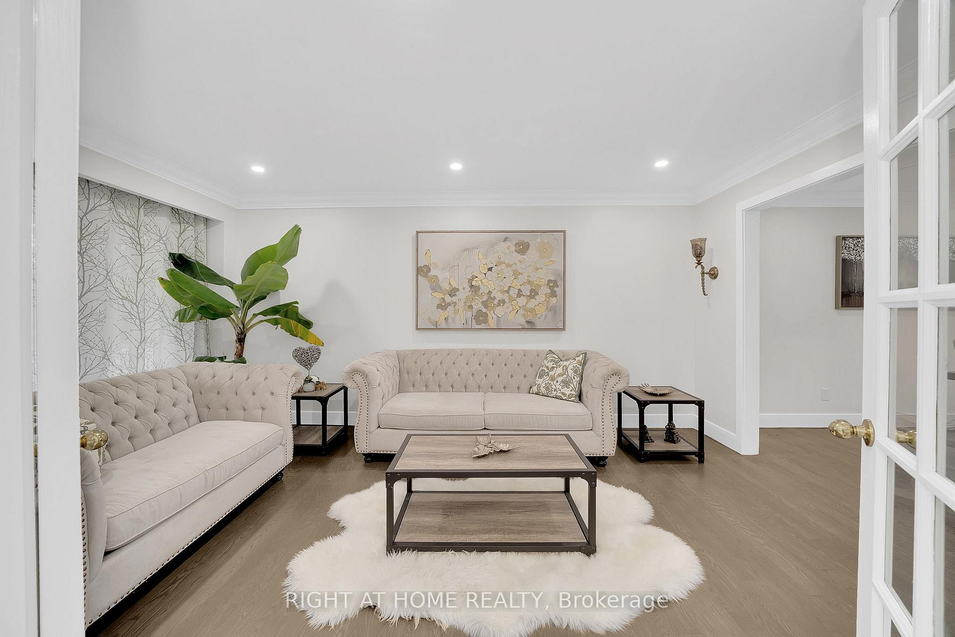 Photo 5 of 57 Wexford Road, Brampton, Heart Lake West — HOMEH