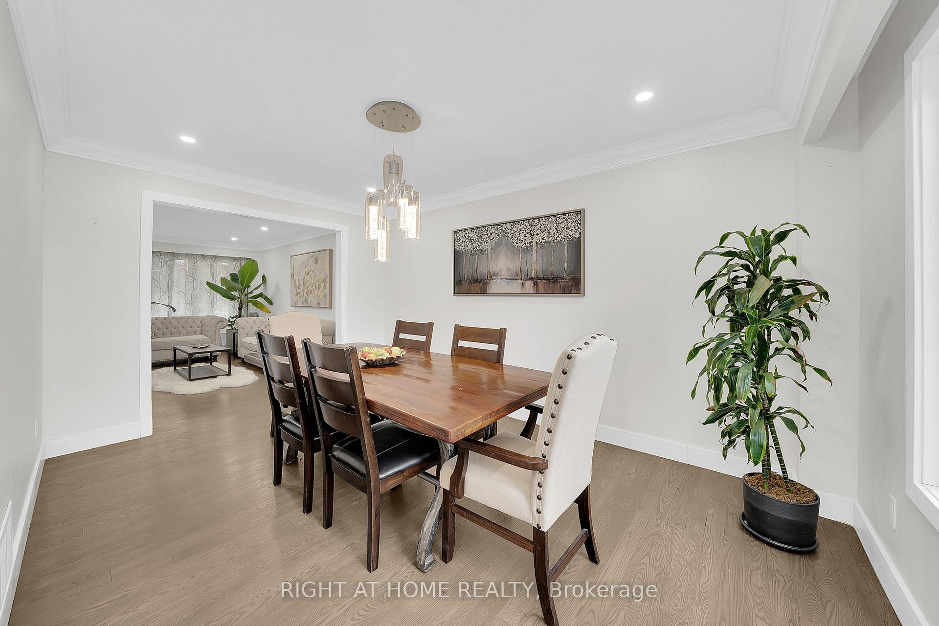 Photo 8 of 57 Wexford Road, Brampton, Heart Lake West — HOMEH