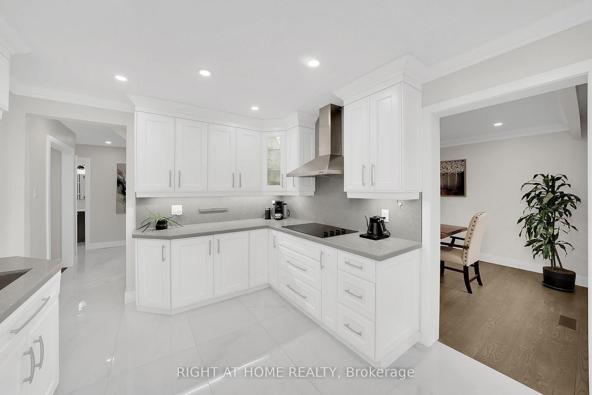 Photo 11 of 57 Wexford Road, Brampton, Heart Lake West — HOMEH