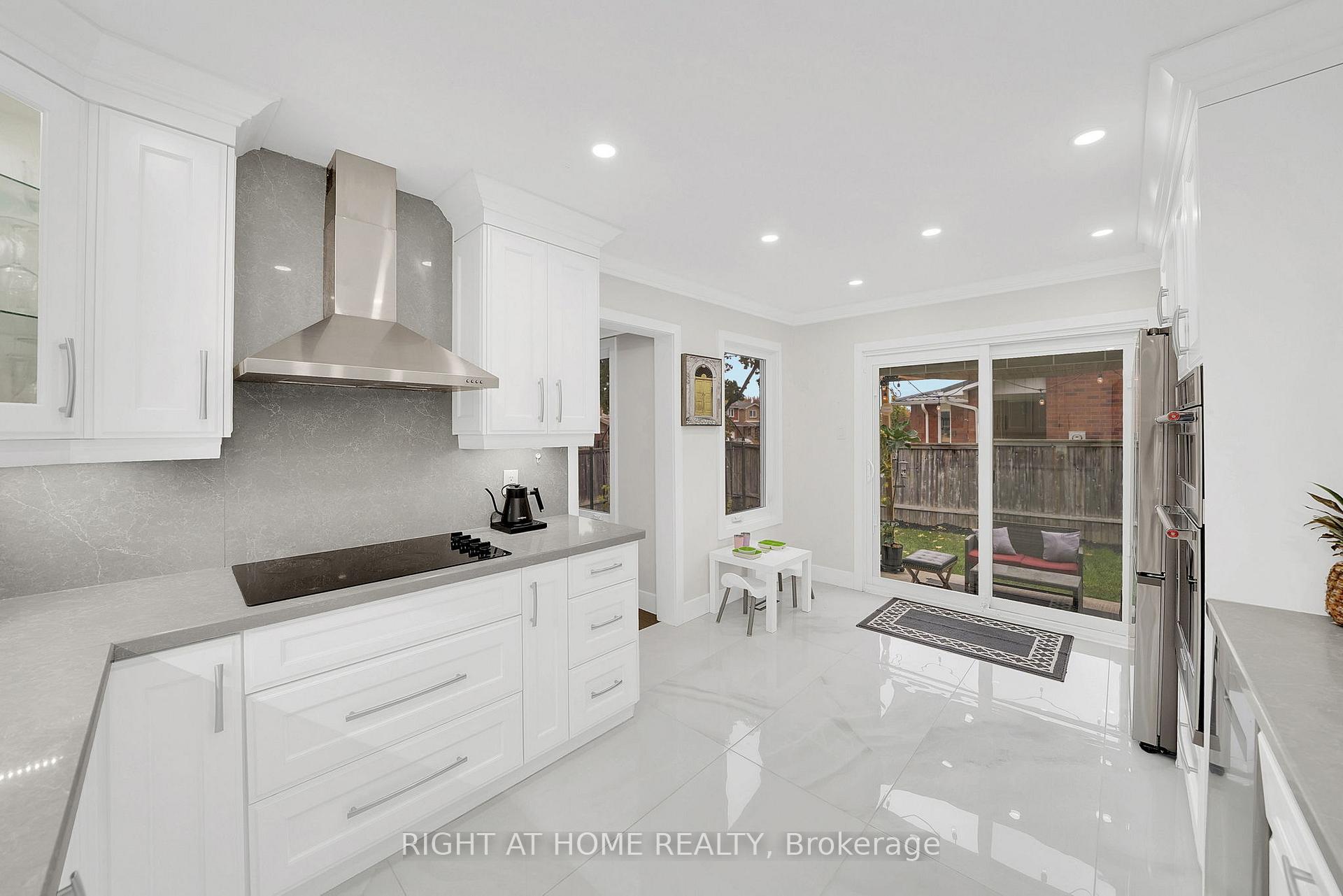 Photo 12 of 57 Wexford Road, Brampton, Heart Lake West — HOMEH