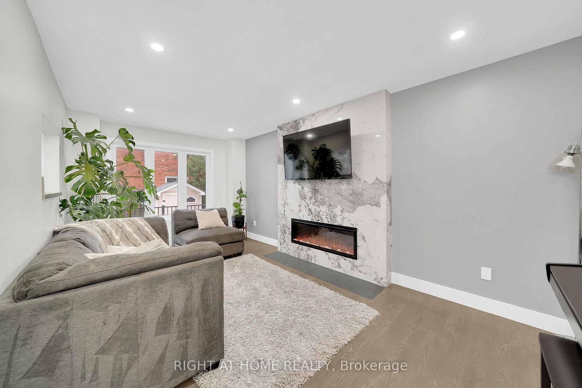 Photo 13 of 57 Wexford Road, Brampton, Heart Lake West — HOMEH