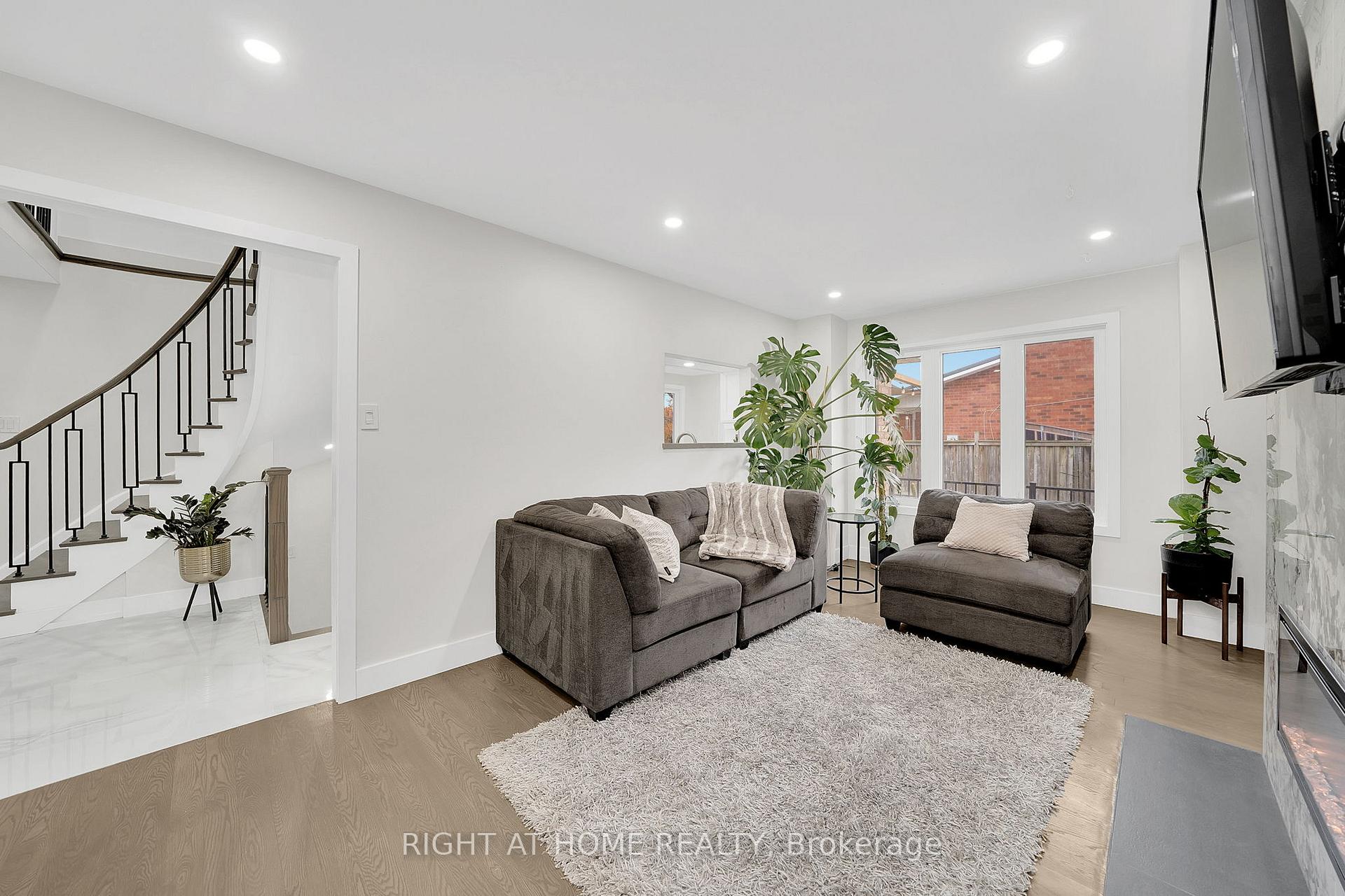Photo 14 of 57 Wexford Road, Brampton, Heart Lake West — HOMEH