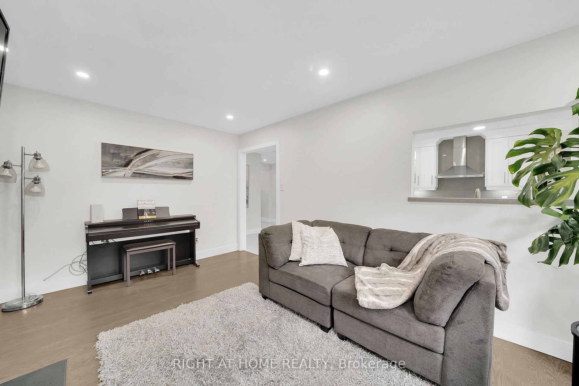 Photo 15 of 57 Wexford Road, Brampton, Heart Lake West — HOMEH