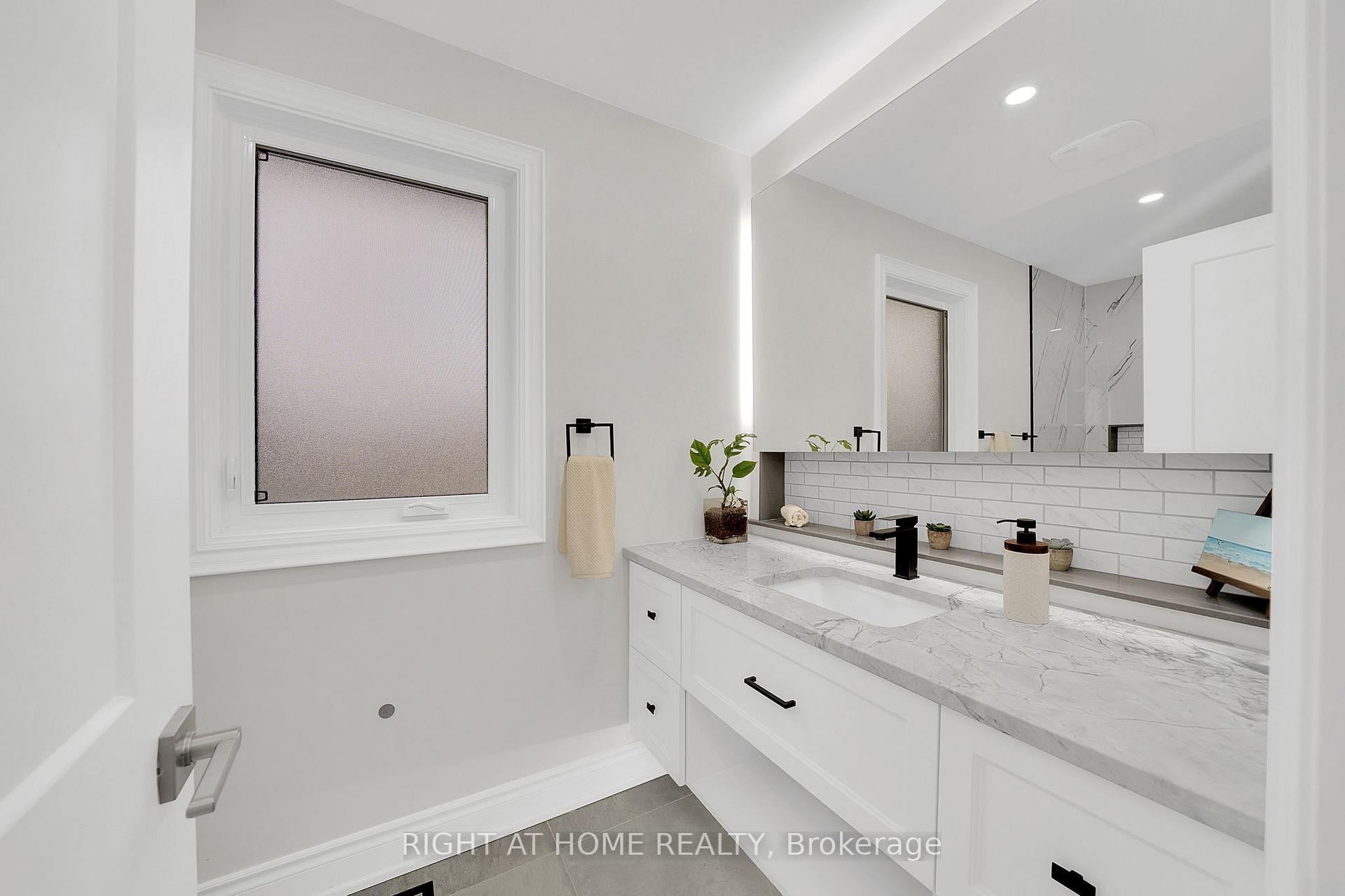 Photo 28 of 57 Wexford Road, Brampton, Heart Lake West — HOMEH
