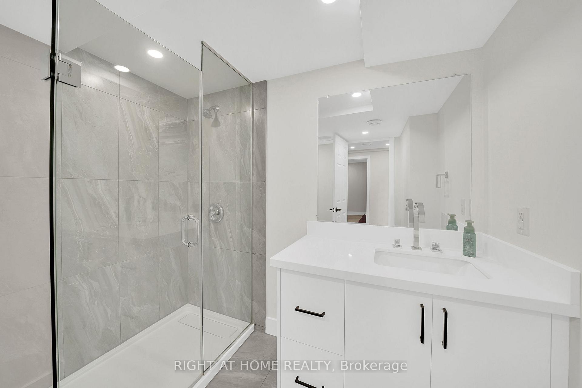 Photo 33 of 57 Wexford Road, Brampton, Heart Lake West — HOMEH