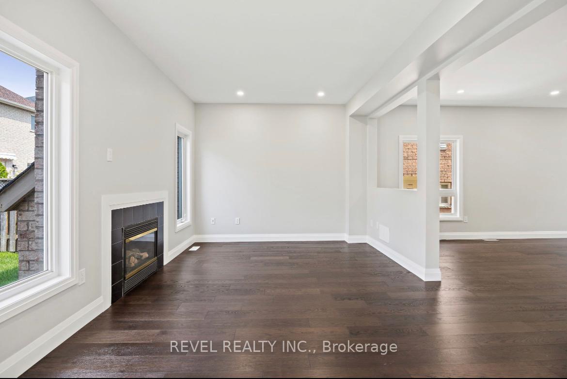 Photo 6 of Unit Main, 19 Masters Green Crescent, Brampton, Snelgrove — HOMEH