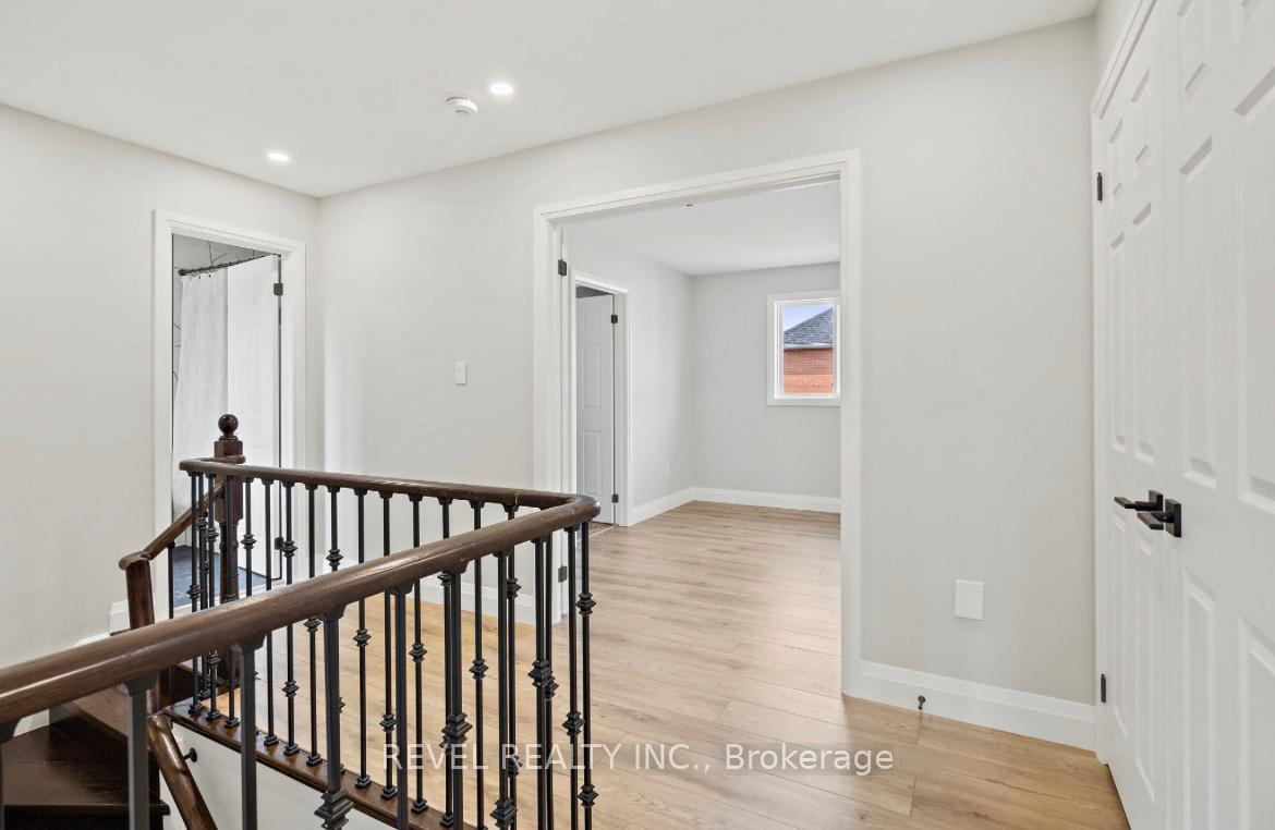 Photo 7 of Unit Main, 19 Masters Green Crescent, Brampton, Snelgrove — HOMEH