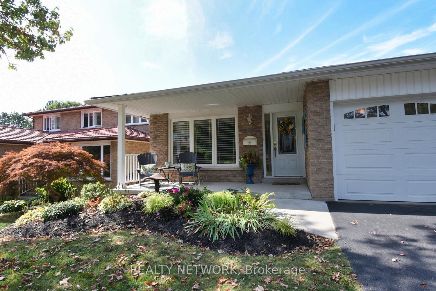 Photo 2 of 47 Highland Park Drive, Hamilton, Dundas — HOMEH