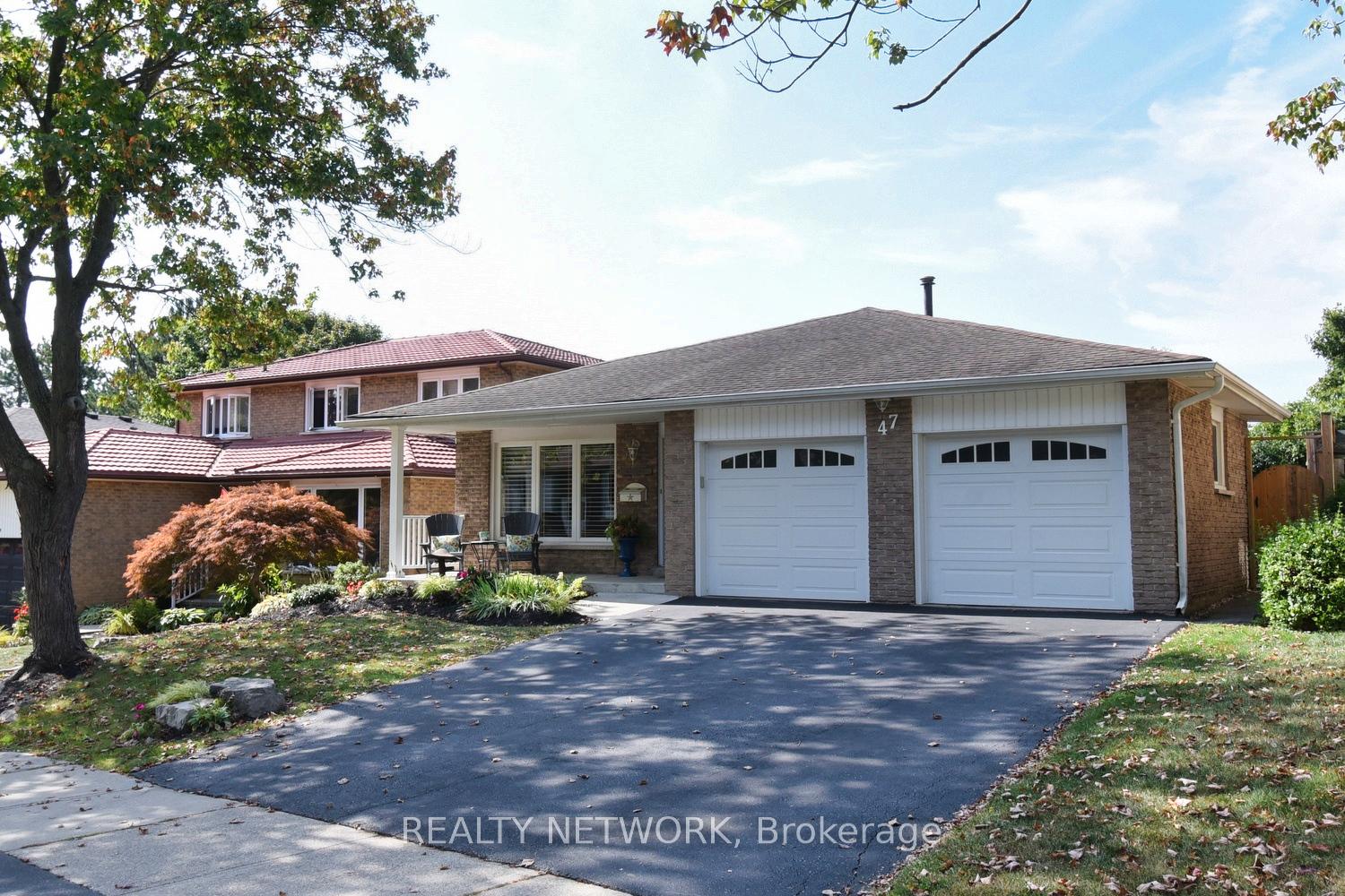 Photo 4 of 47 Highland Park Drive, Hamilton, Dundas — HOMEH