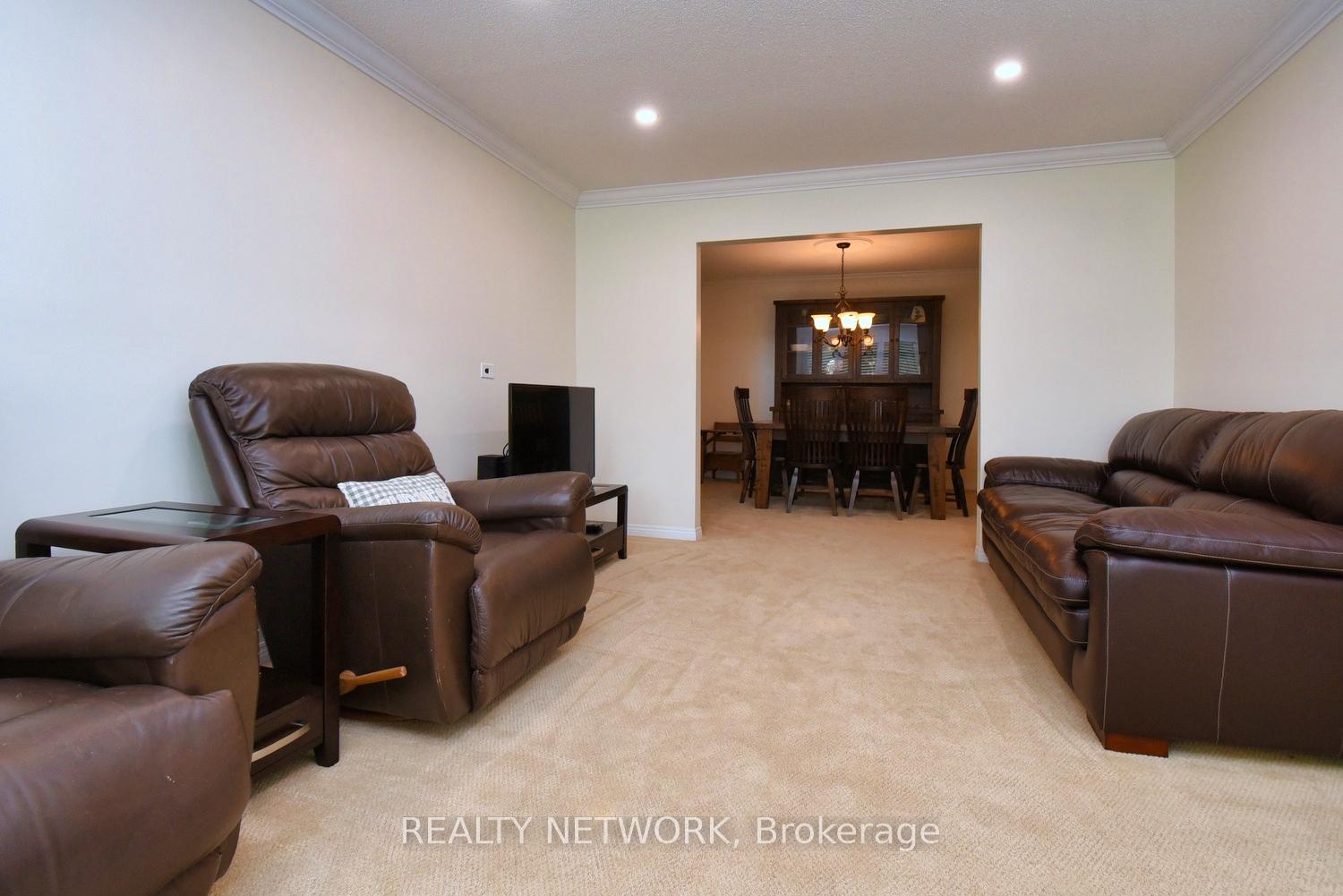 Photo 7 of 47 Highland Park Drive, Hamilton, Dundas — HOMEH