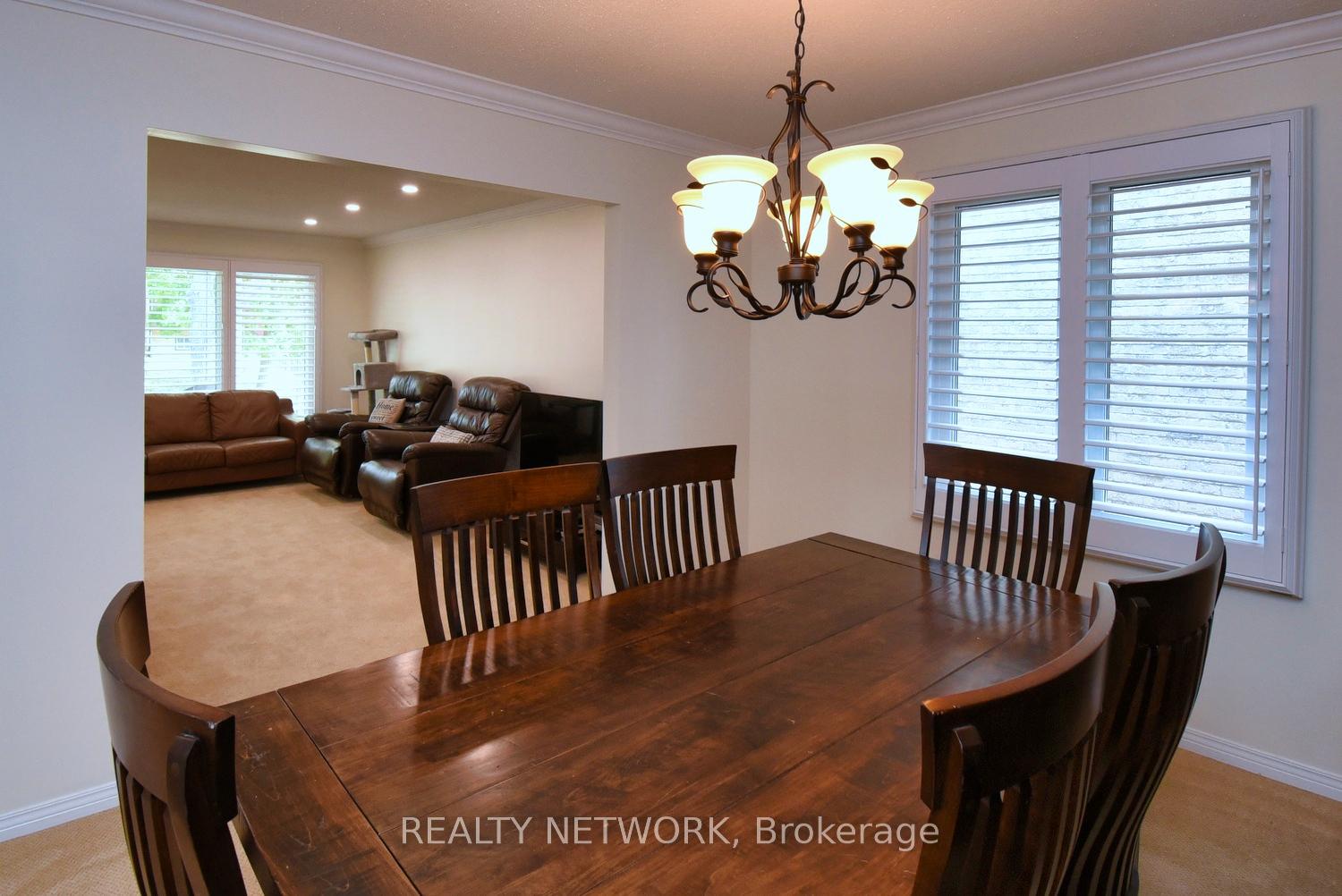 Photo 9 of 47 Highland Park Drive, Hamilton, Dundas — HOMEH